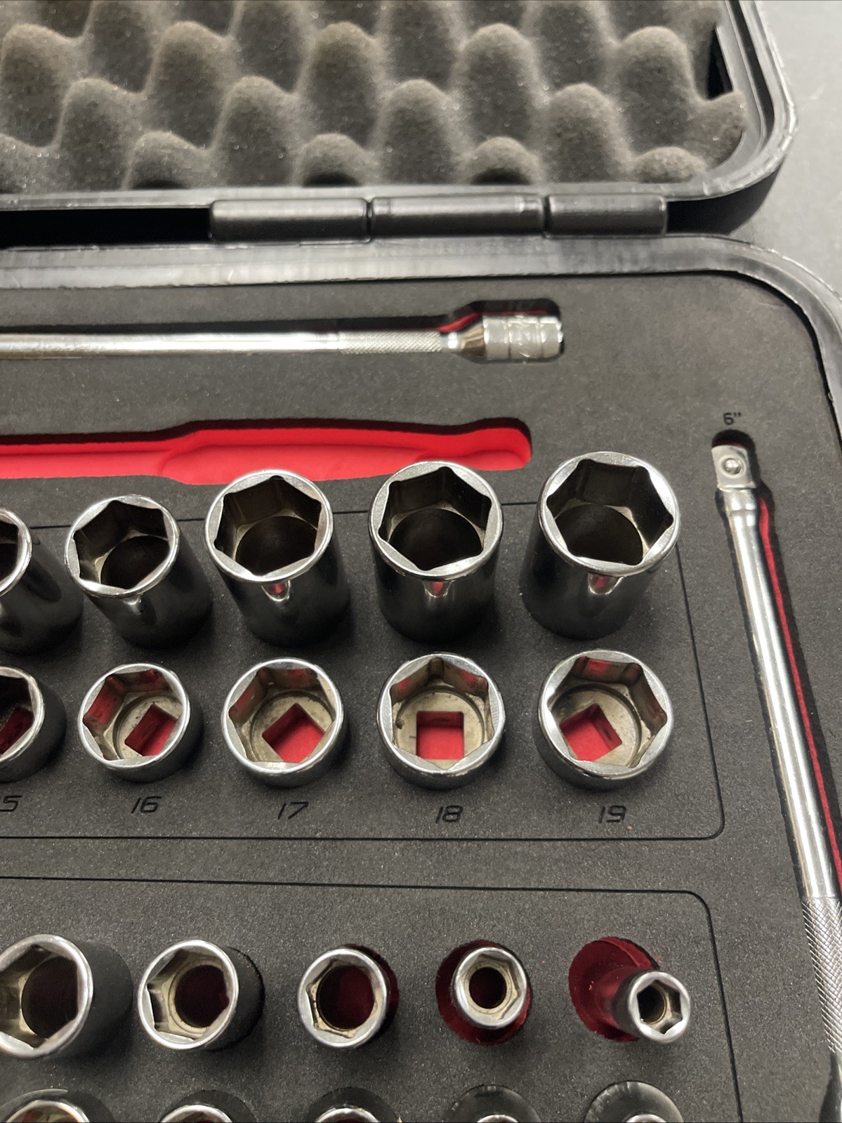 Snap On 51 pc 3/8″ Dr. 6 Pt. Metric SAE General Service Set 251FSMBFR No Ratchet