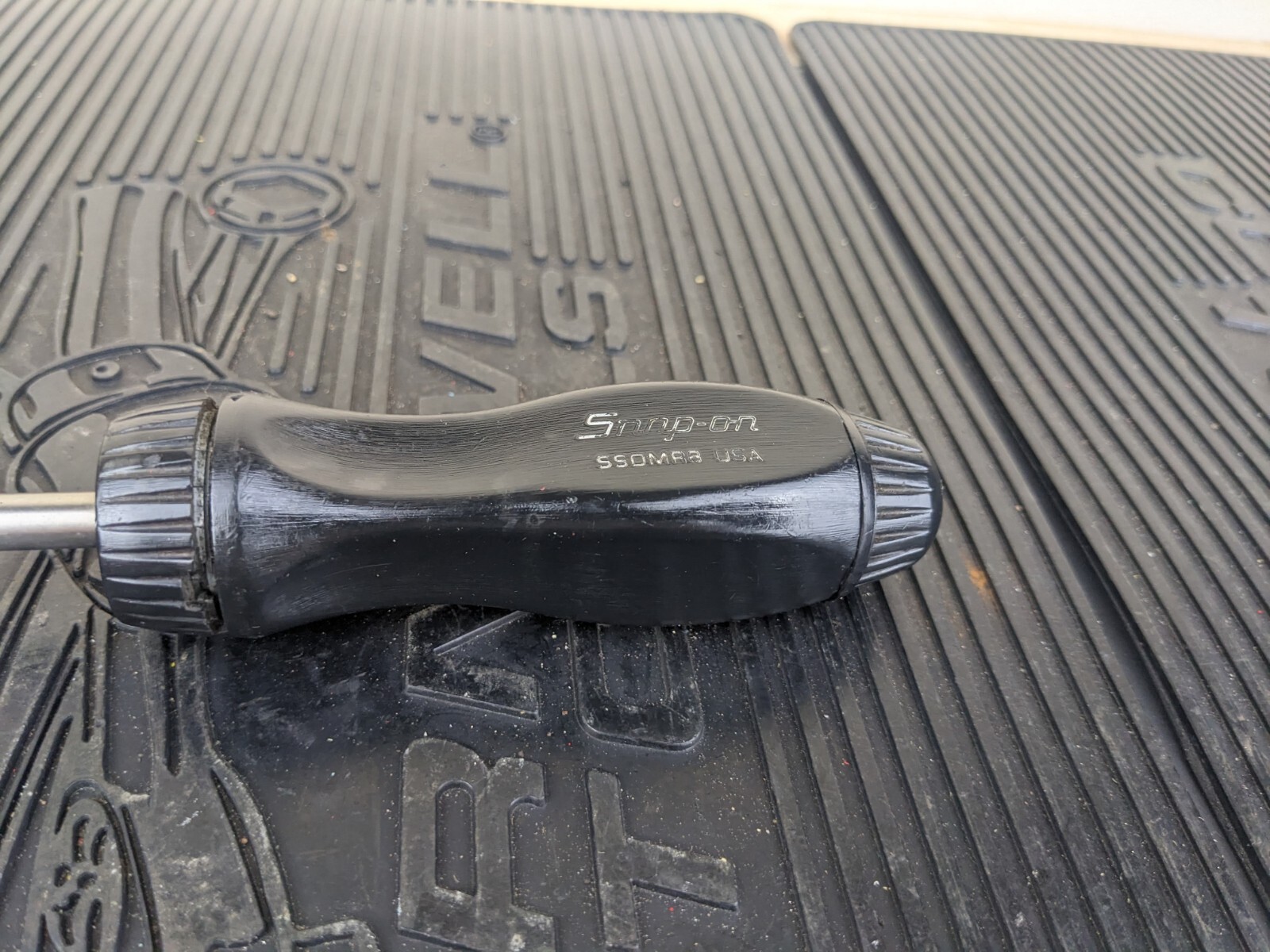 #aw307 Snap On Tools Ratcheting Magnetic Long Screwdriver Black SSDMR8