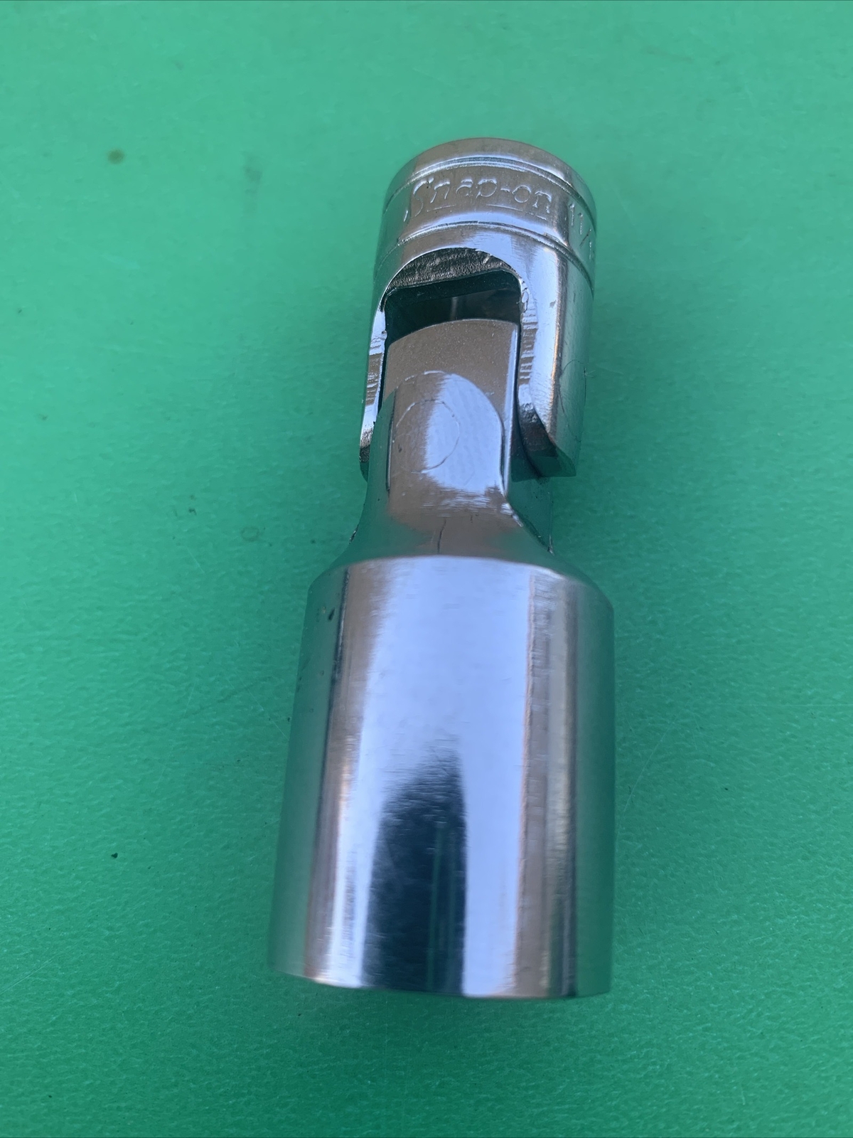 Snap-On USA 3/8 Drive 6-Point SAE 11/16″ Flank Drive Deep Universal Socket FSU22