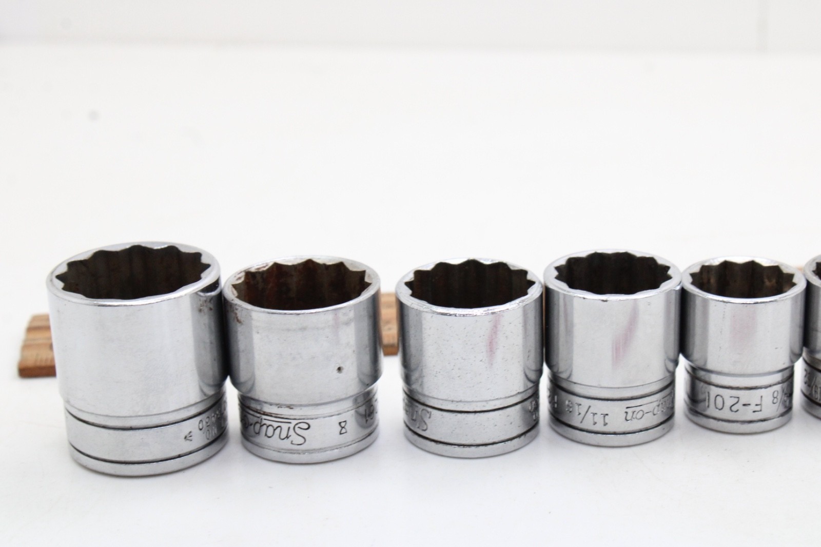Snap-on F081 – F281 1/4-7/8″ 3/8″ Drive 12 Point 12 Piece SAE Chrome Set USA