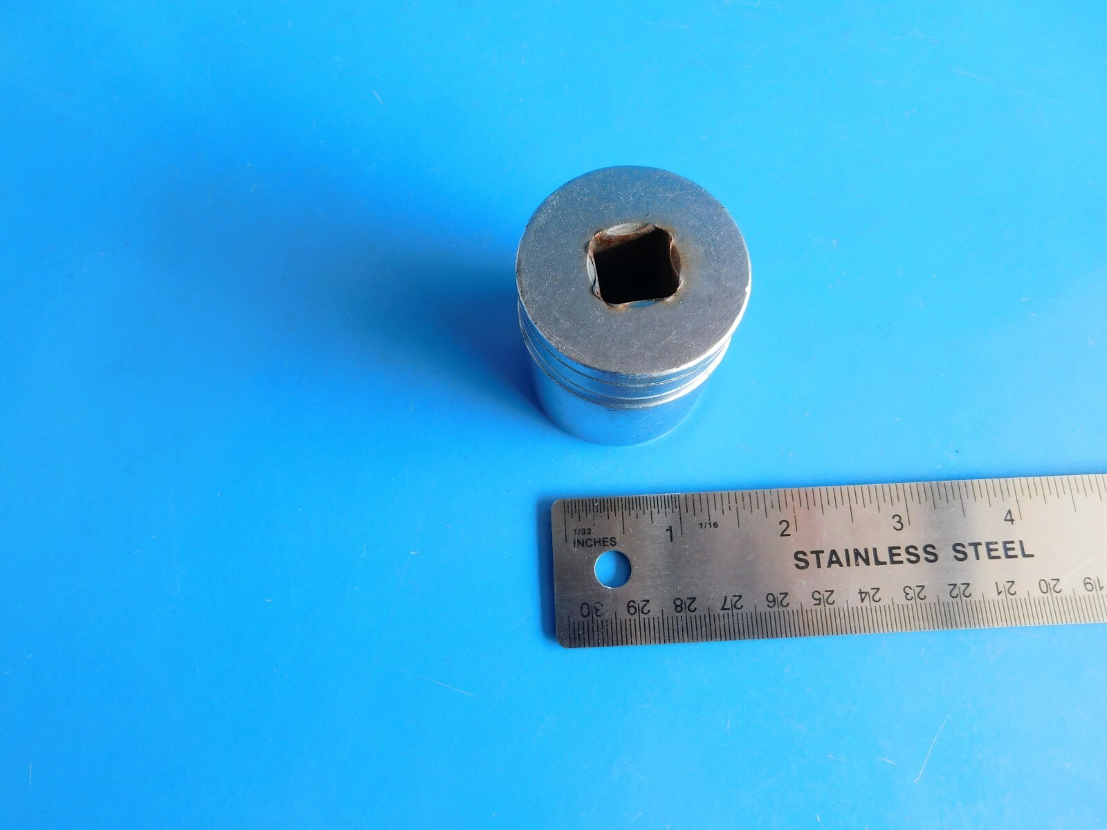USED, SNAP ON TOOLS » 1-1/4 IN. » 12 PT. 1/2 IN. DR. SHORT SOCKET, PART #SW401