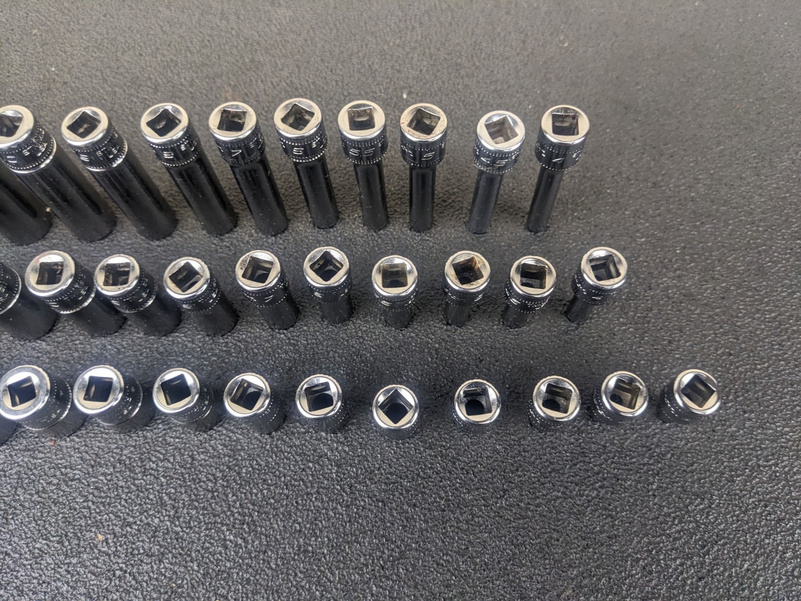 #bj243 Snap-On Tools 142STMMSYFR1 42pc 1/4″ Drive 6-Point Metric Foam Socket Set