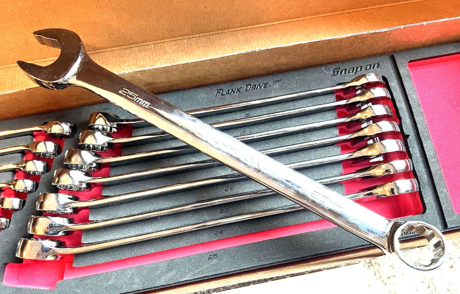 New Snap-on™ SOEXMET01FBR 19pc Metric Flank Dr+ Wrench Foam Set 7 – 25 mm SEALed