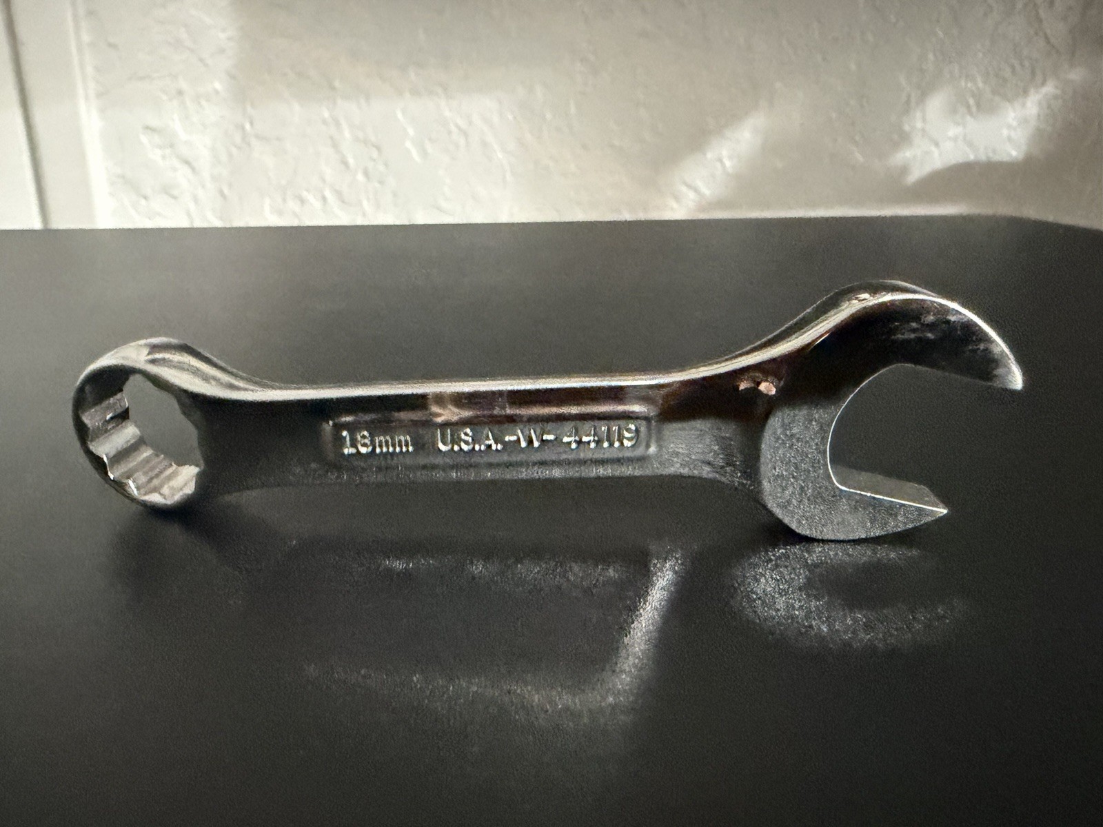 Craftsman 44119 combo wrench 18 mm 12 point stubby 5″ long