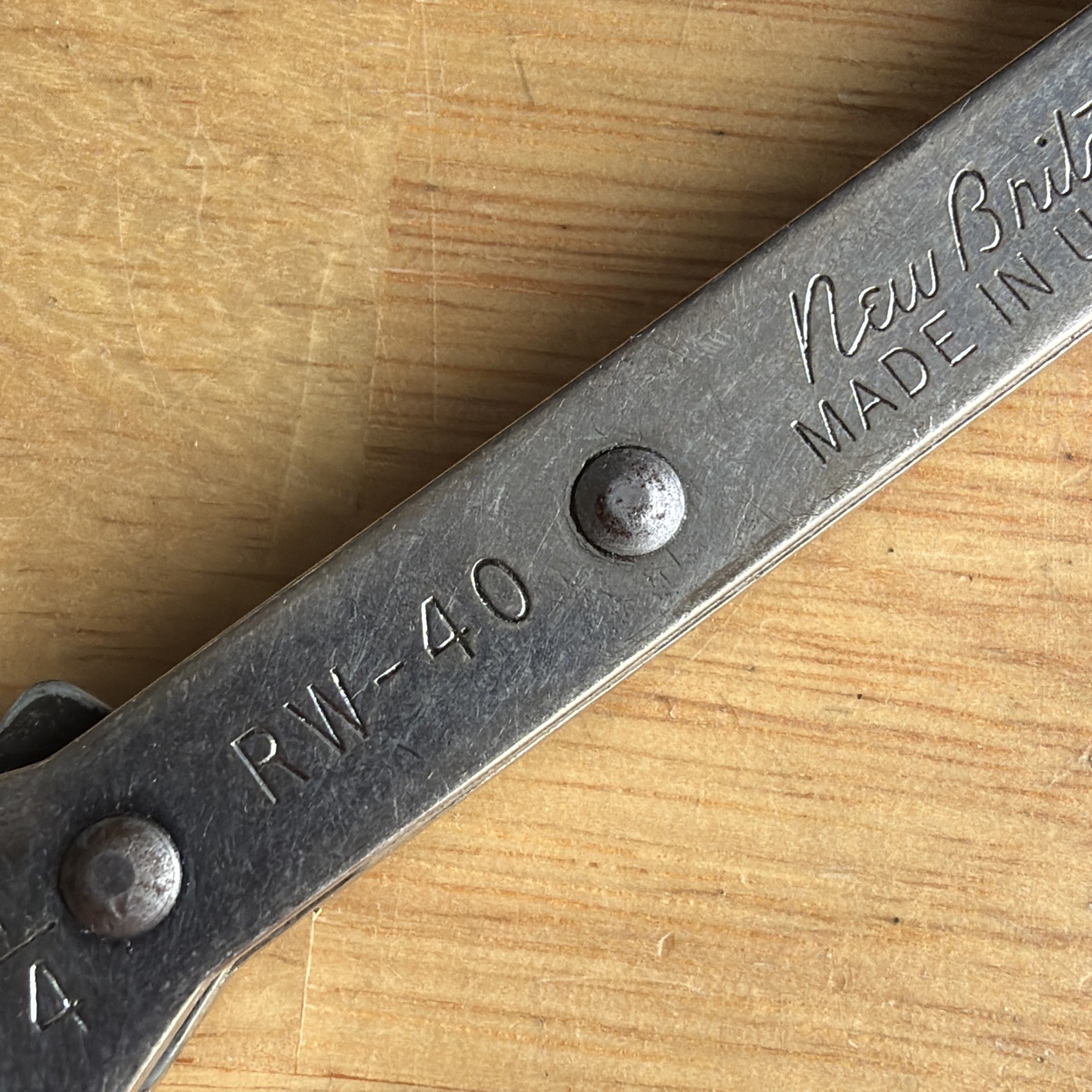 New Britain 1/4″ Square Ratcheting x 9/16″ 6 Point Fixed Box End Wrench RW40 USA