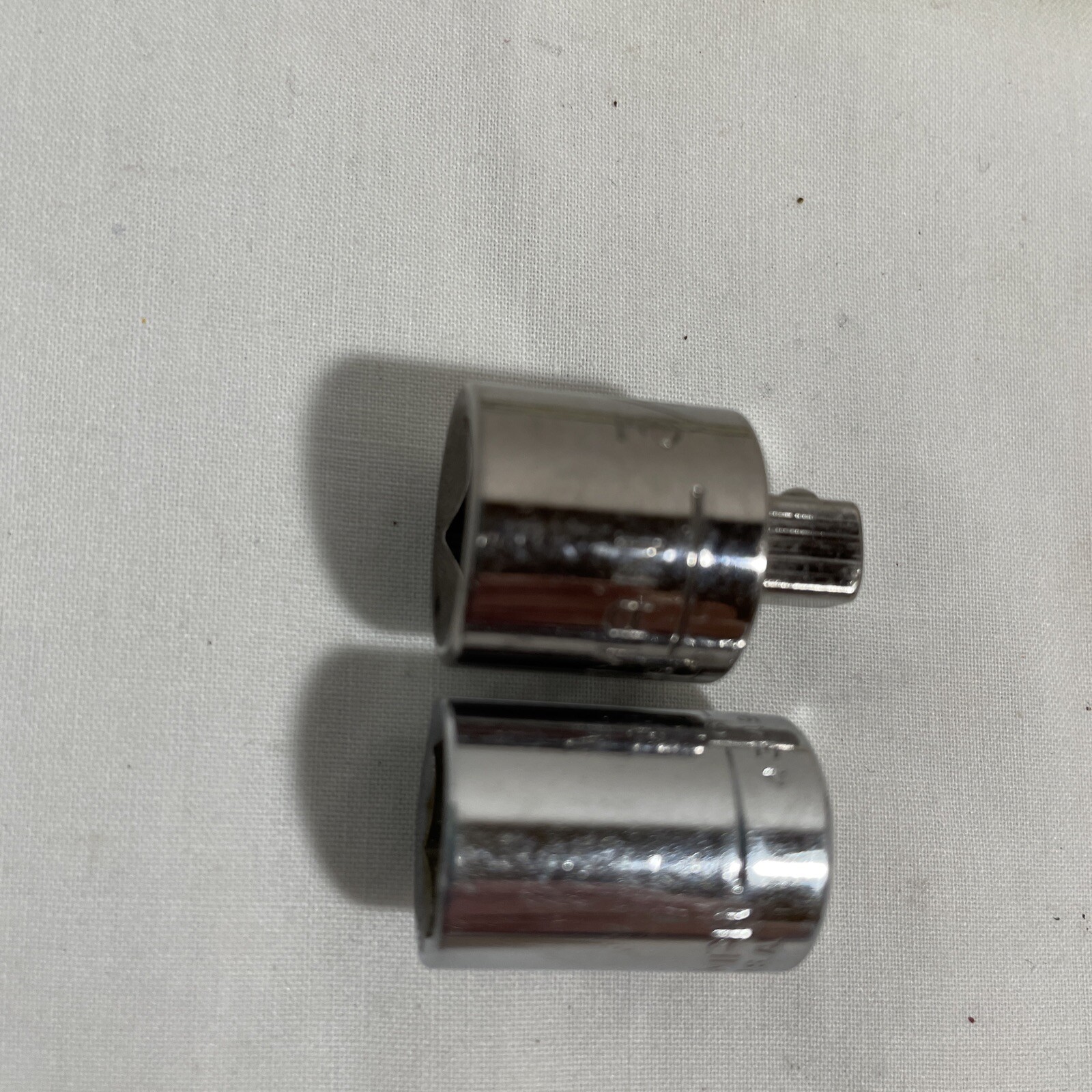 Craftsman Sockets 2 Pc, 1/4 Drive 7/16-6 Pt 43498 & Adapter 1/4 To 3/8 4256v