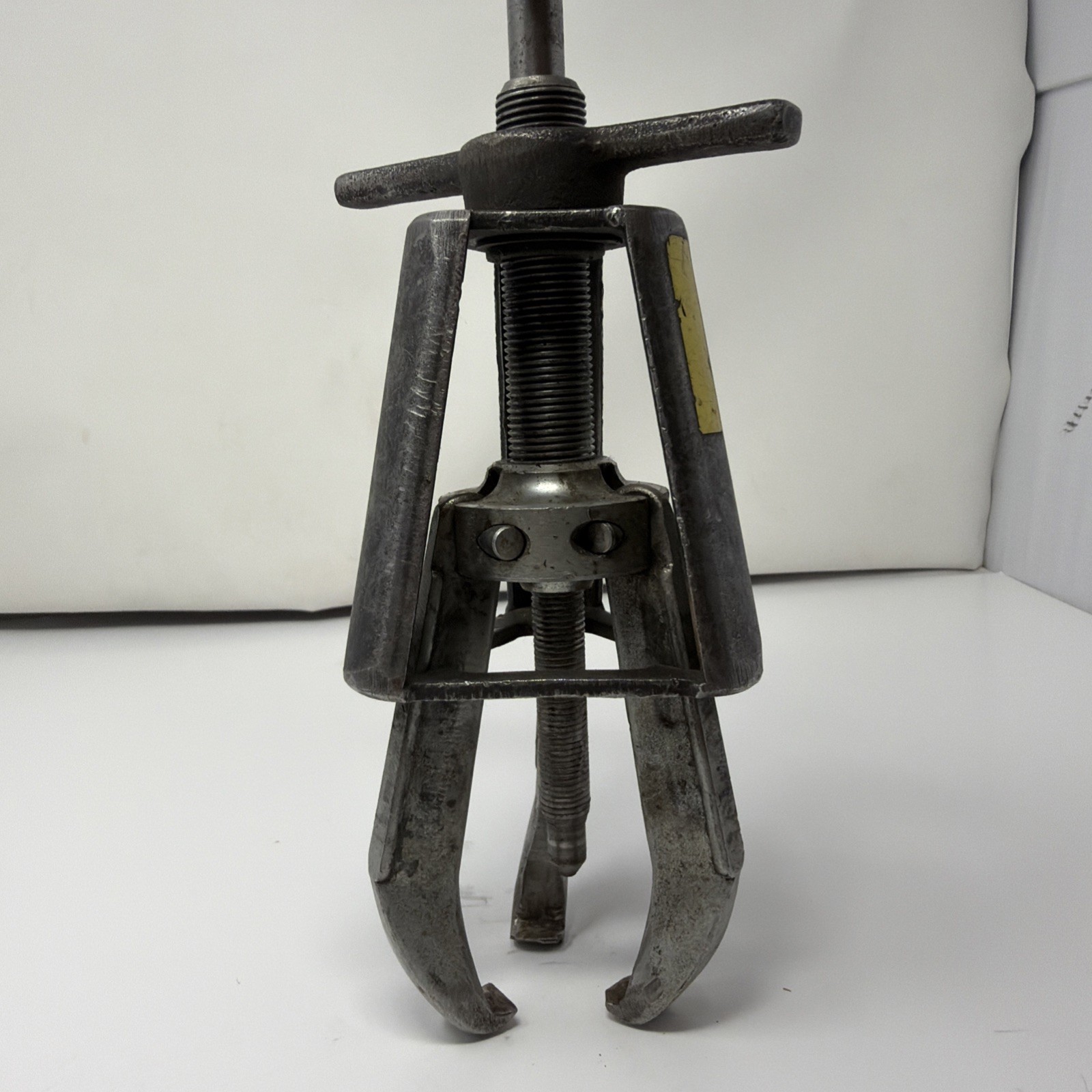 Caged 3 Jaw Gear Bearing Puller Not Tested