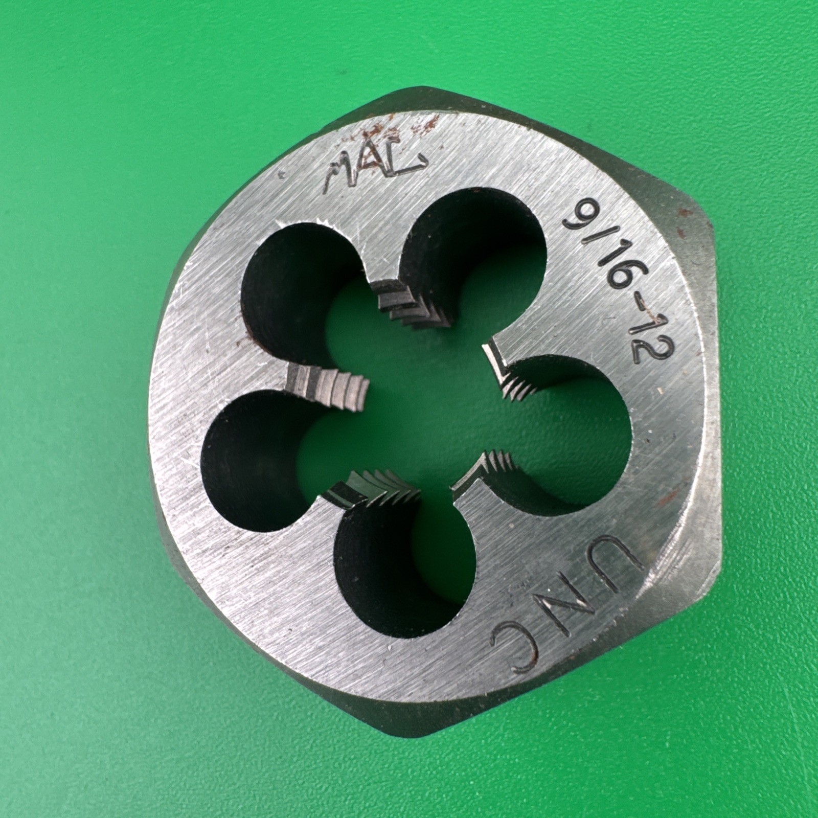 Mac Tools 6848DIA SAE Hexagonal Die 9/16″-12 NC – 1/7/16″ Shank