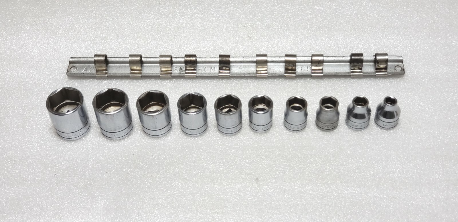 Snap-on Tools 3/8″ Drive 6pt SAE 10pc 1/4″ – 13/16″ Socket Set 211FSY USA
