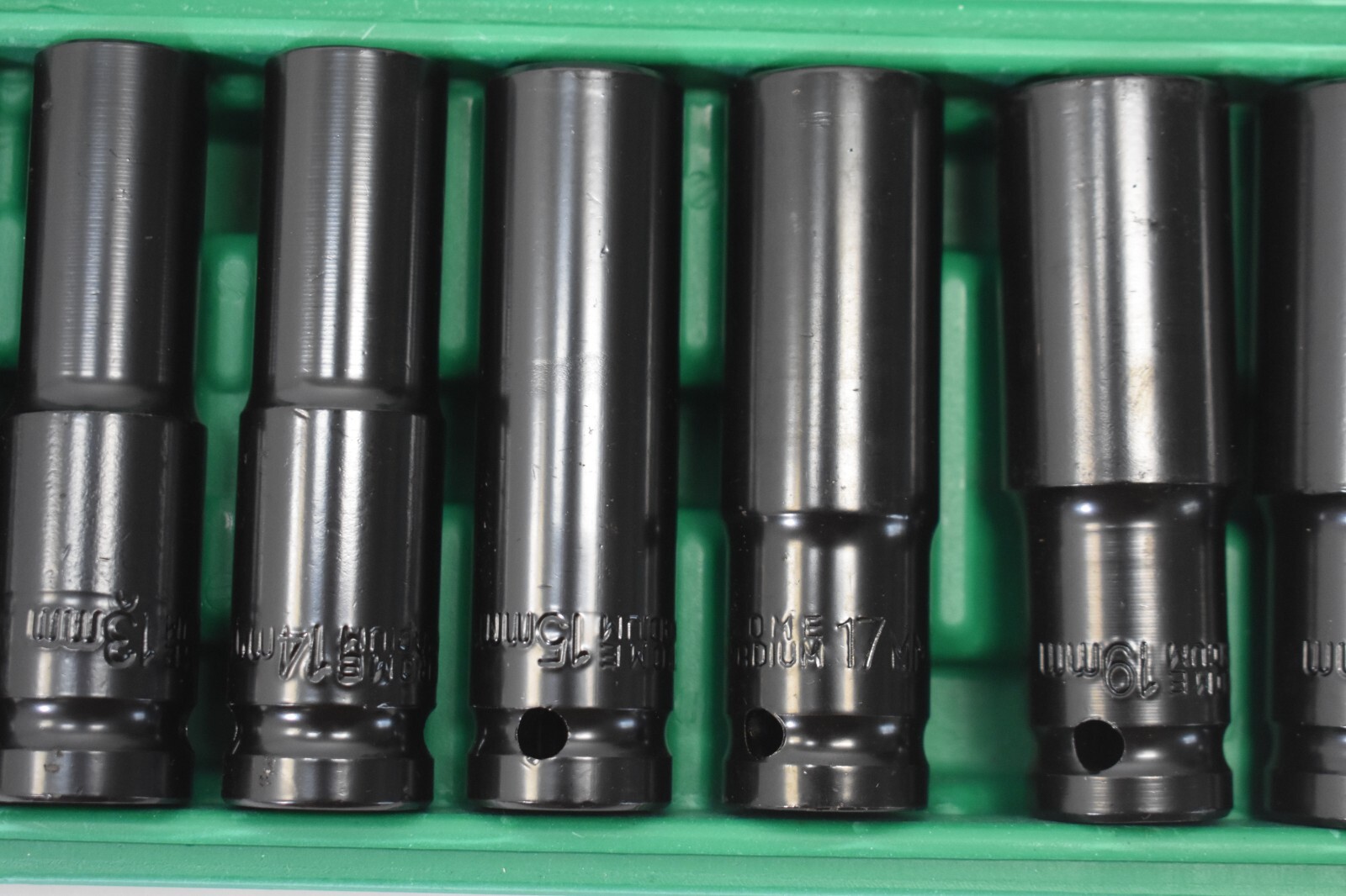 10 Piece Socket Set Black Finish Tools Assorted Long Neck Tools w Green Case
