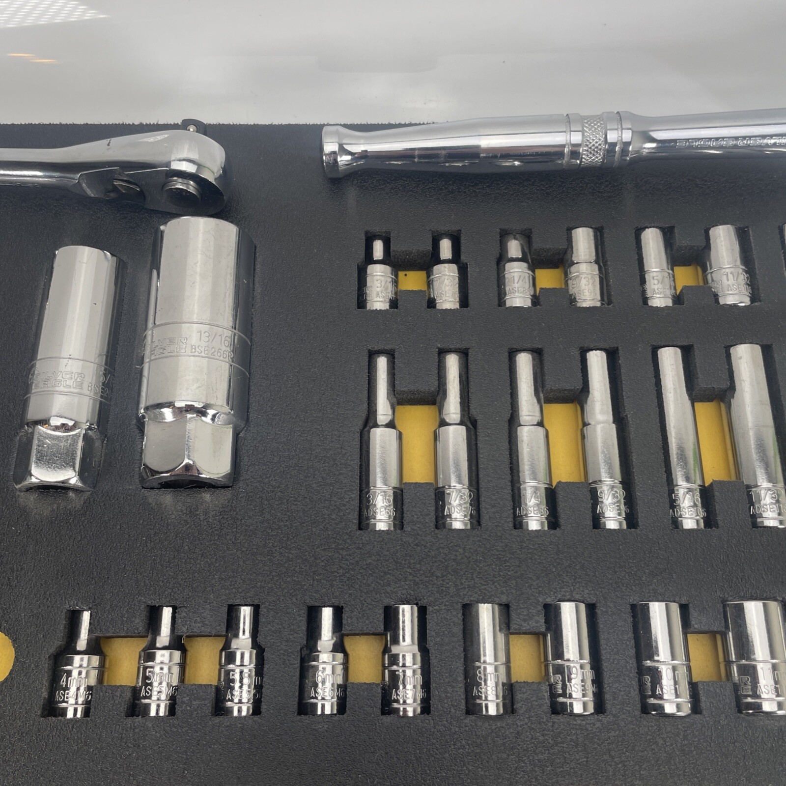 MATCO Silver Eagle 97 PC 1/4″ & 3/8″ Dr Socket, Extension & Ratchet W/Foam READ