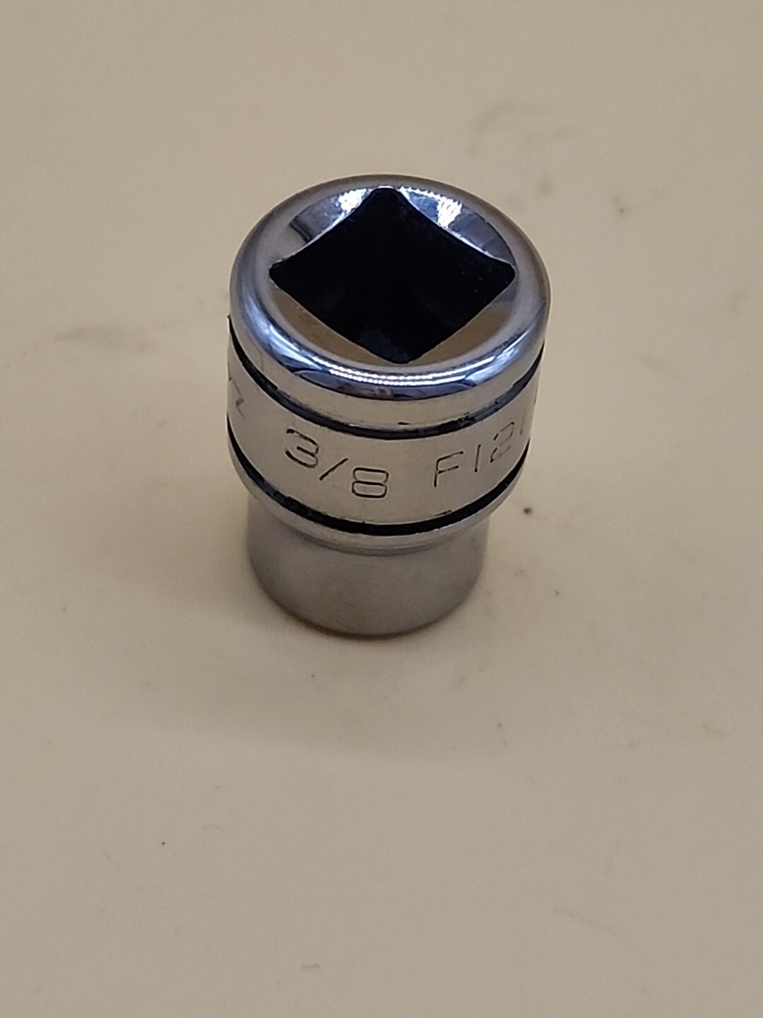 Snap-on Tools F-121 3/8″ Drive 3/8″ Shallow Socket 12-point USA