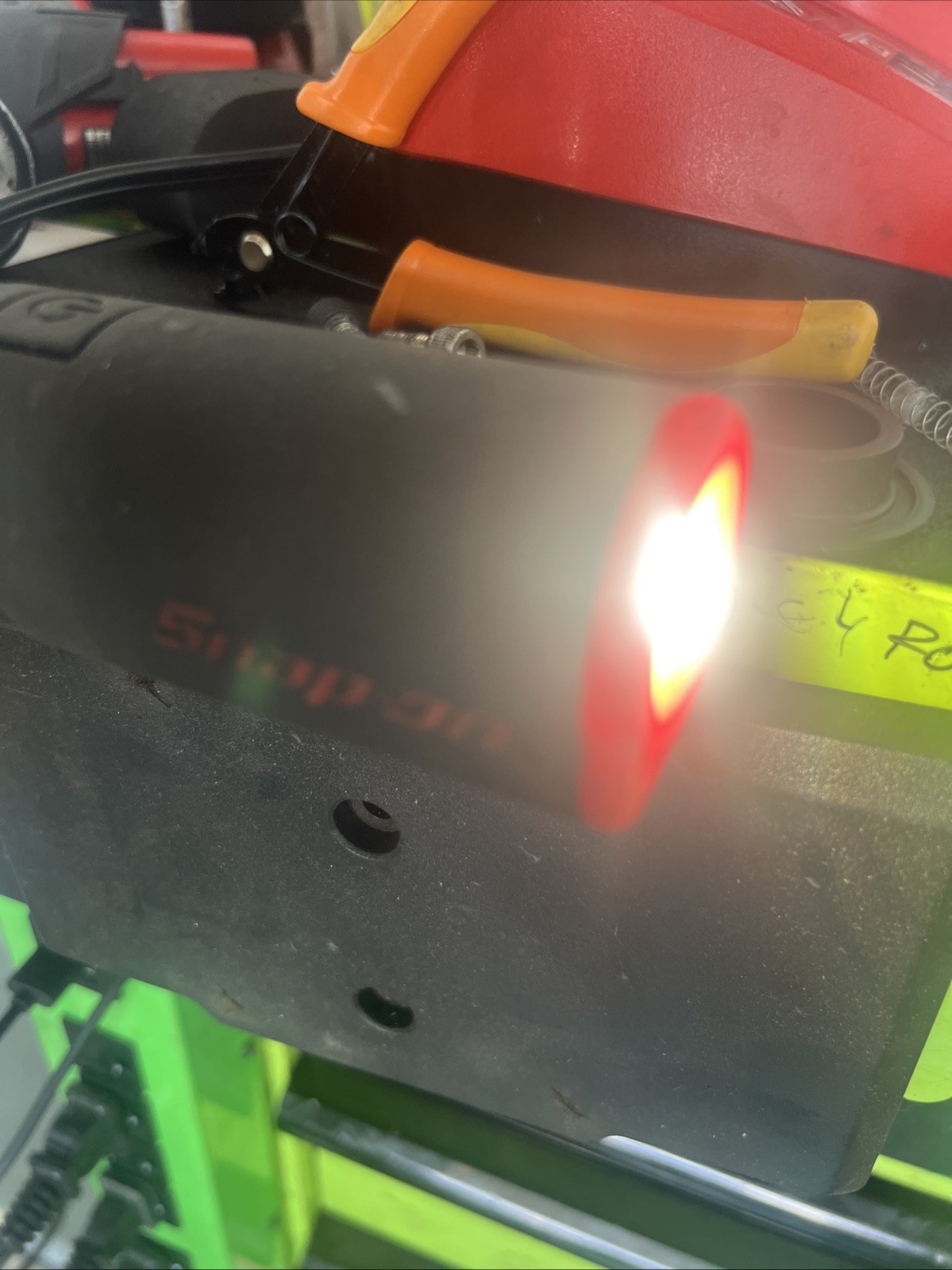 Snap on ecfldo30/light With Wireless Charger