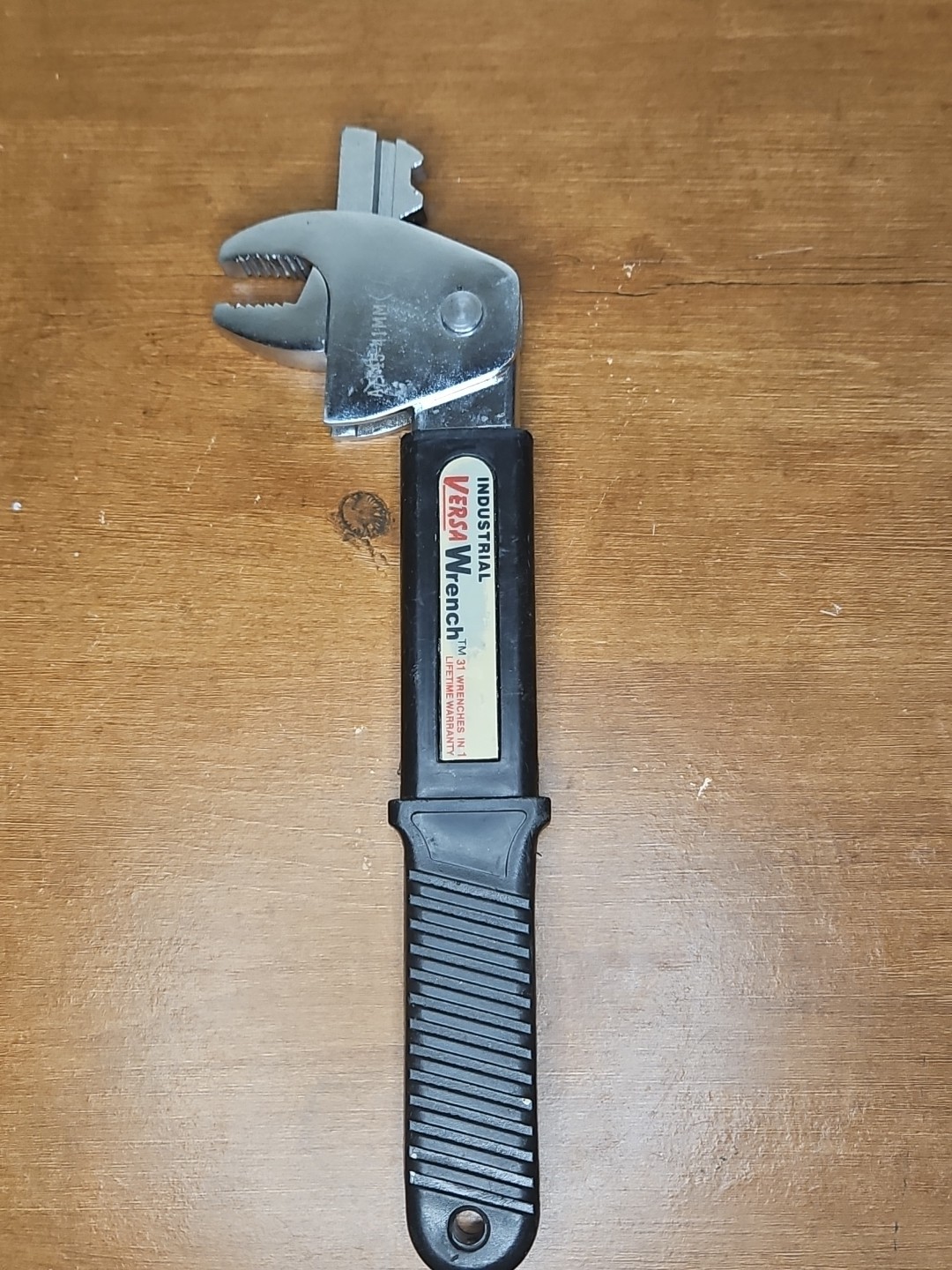 Industrial Versa Wrench 31 Wrenches in 1 Self Adjusting 15-41mm / 5/8″- 1-5/8″