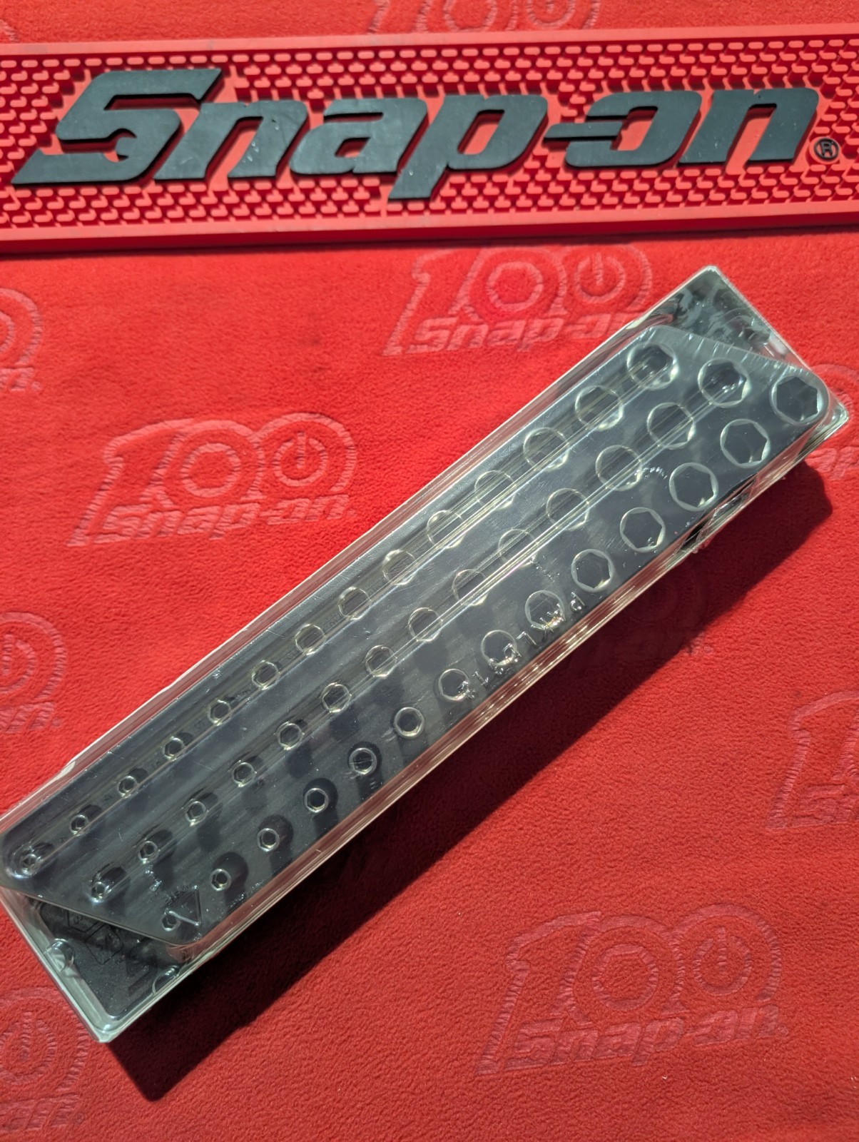 Snap-on BRAND NEW 42 Pc 1/4″ Dr Metric 6pt 4 – 15mm Socket Set #142STMMSYFR1 NEW