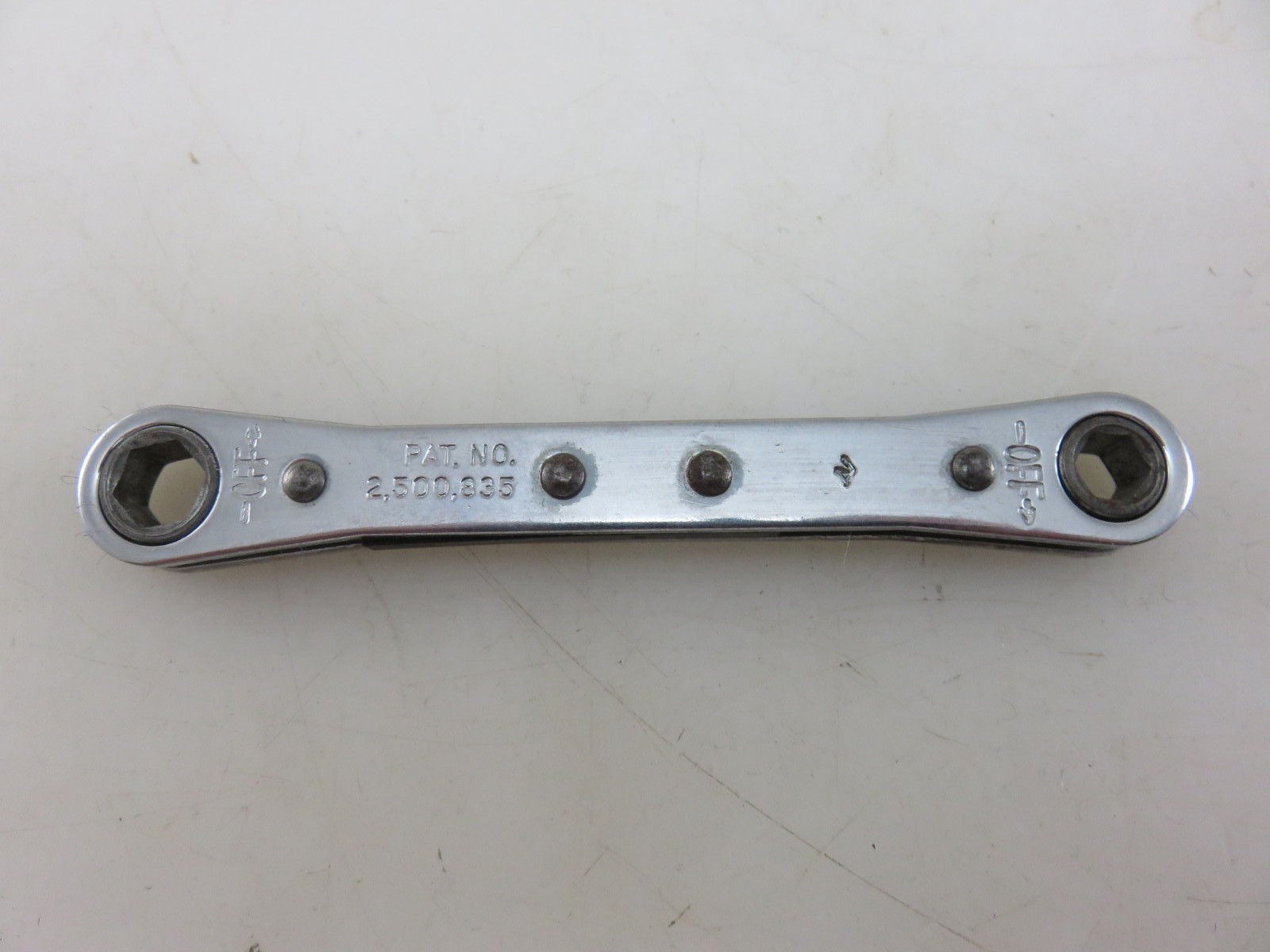 Mac Tools RW0810 SAE Ratcheting Double Box End Wrench 1/4″ x 5/16″ 6pt