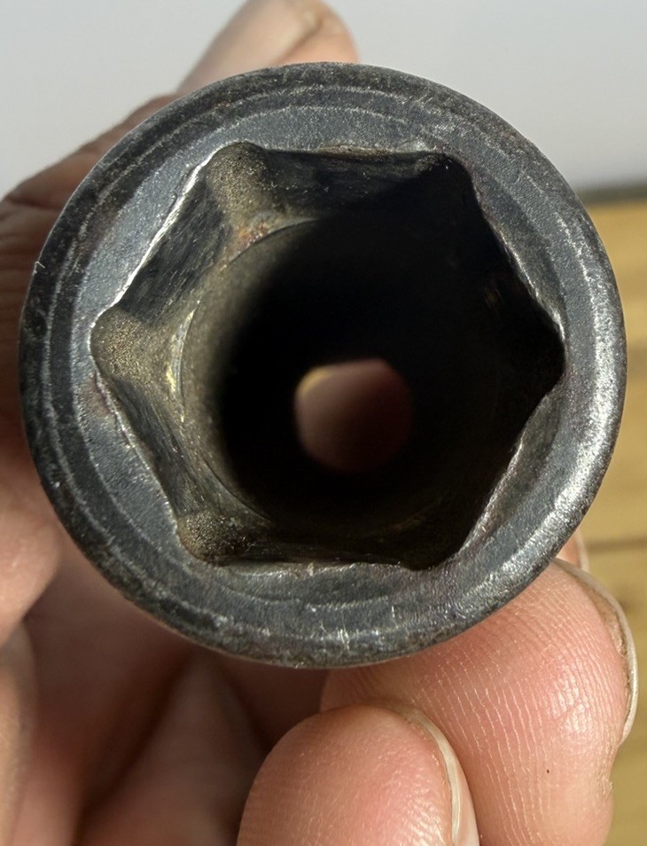 Snap-on tools Used 1/2 drive 11/16” metric Deep Impact Socket SIMM220