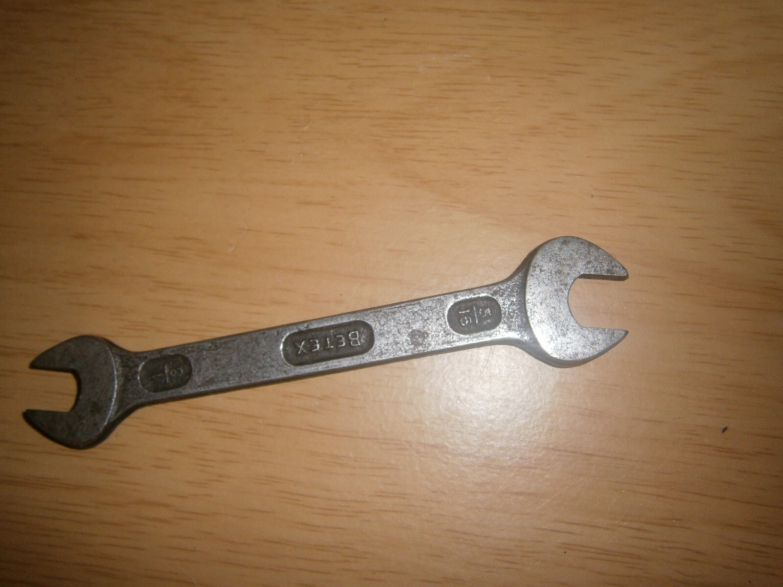 Vintage silver tone spanner. 3/16 & 1/8 ends.(E6c)