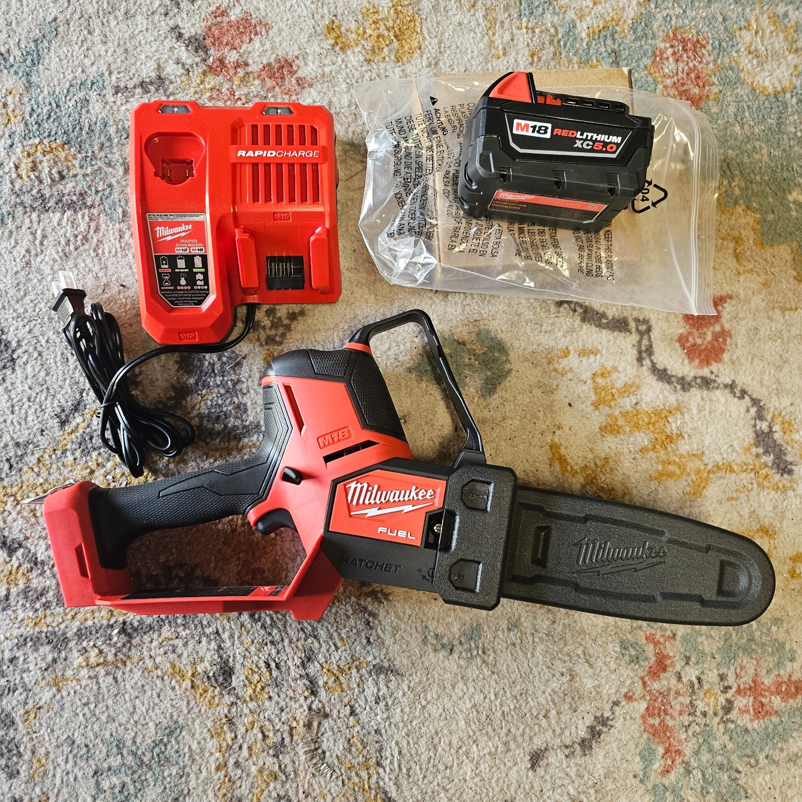 Milwaukee Electric 3004-20 M18 Fuel Hatchet 8″ Pruning Saw Battery & Charger NEW