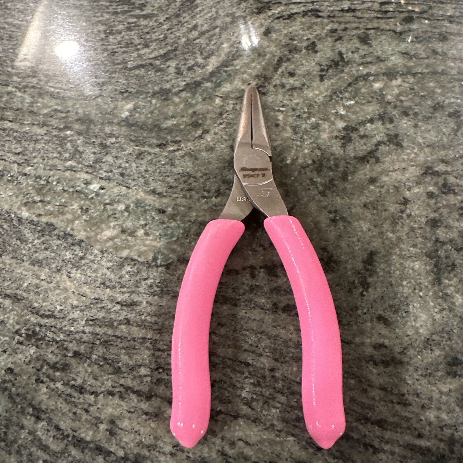 Snap-On 95acf 6″ talon grip needle nose pliers pink