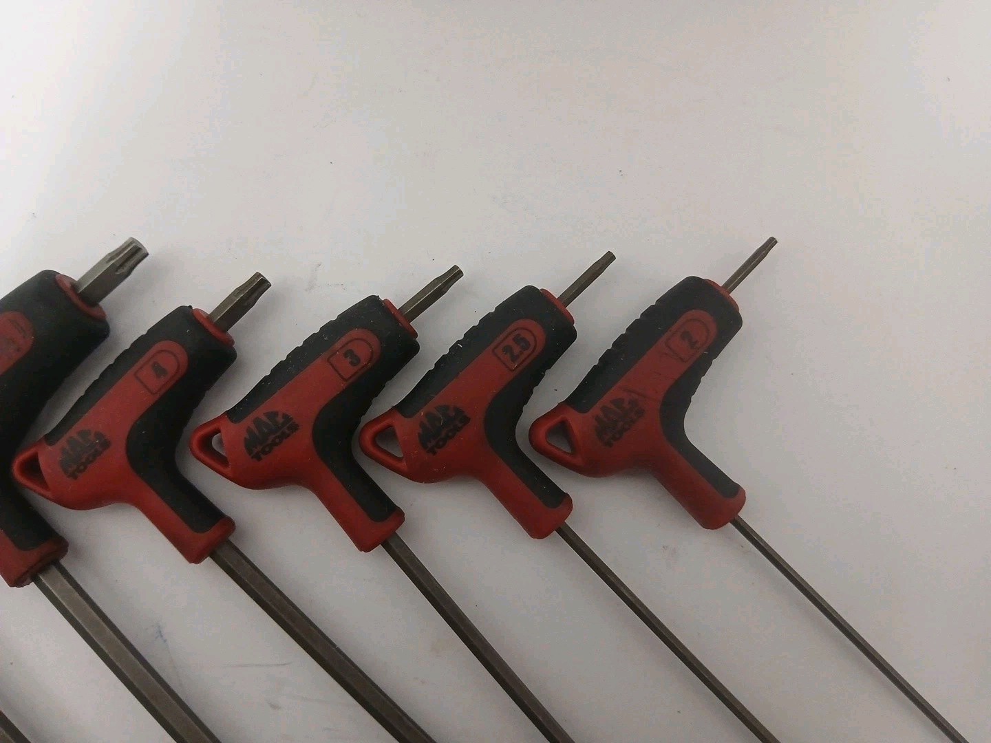 MAC TOOLS 8 PC T-Handle RBRT Metric HEX Allen Extraction Set HKTMMRBRT
