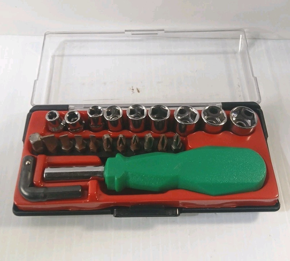 22 Piece Set Tools Socket, Multiple Bits With Attachment Handle Pre-owned