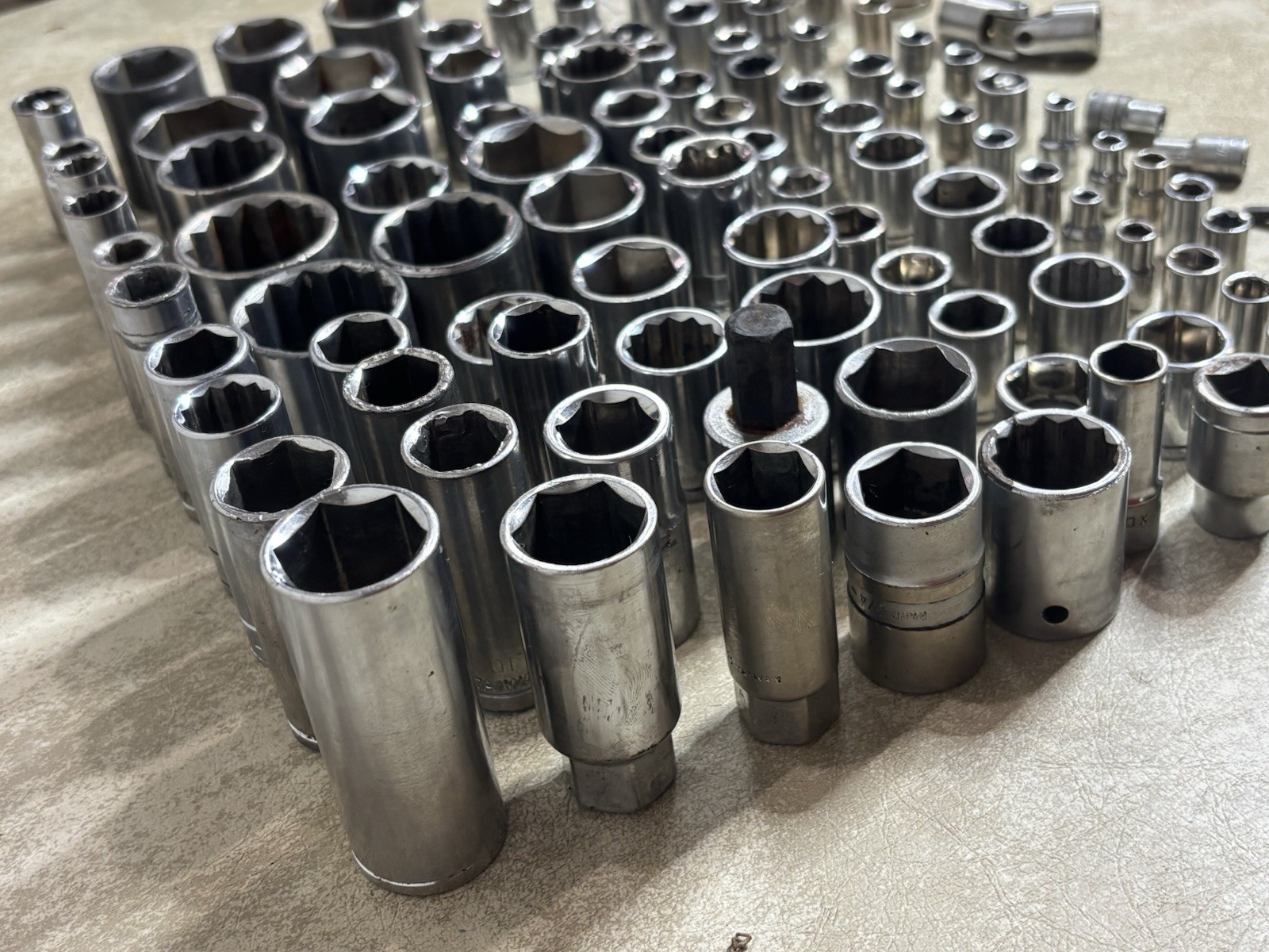 111 Lot Used Sockets Different SAE & Metric &condition 15lbs