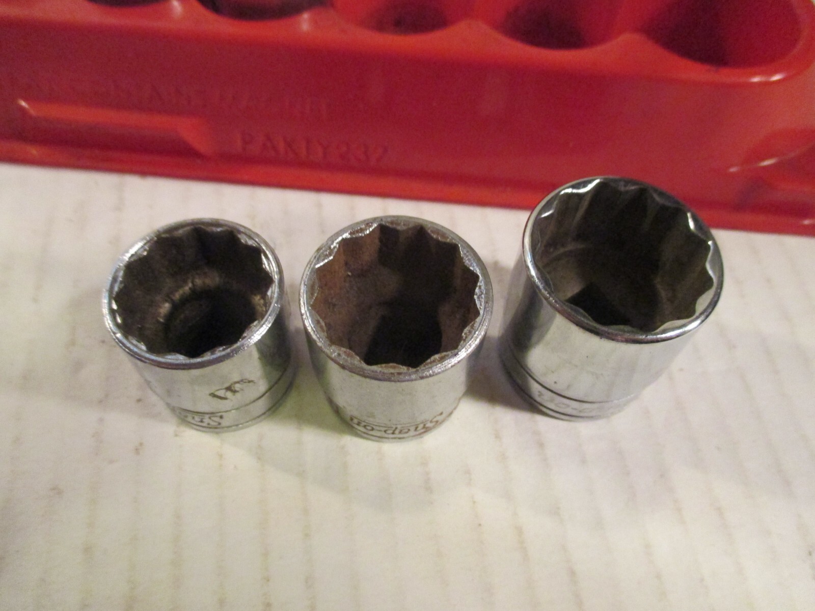 Snap on 11 piece (3/8 drive, 12 pt, 5/16 – 7/8, ) sae socket set magnet holder