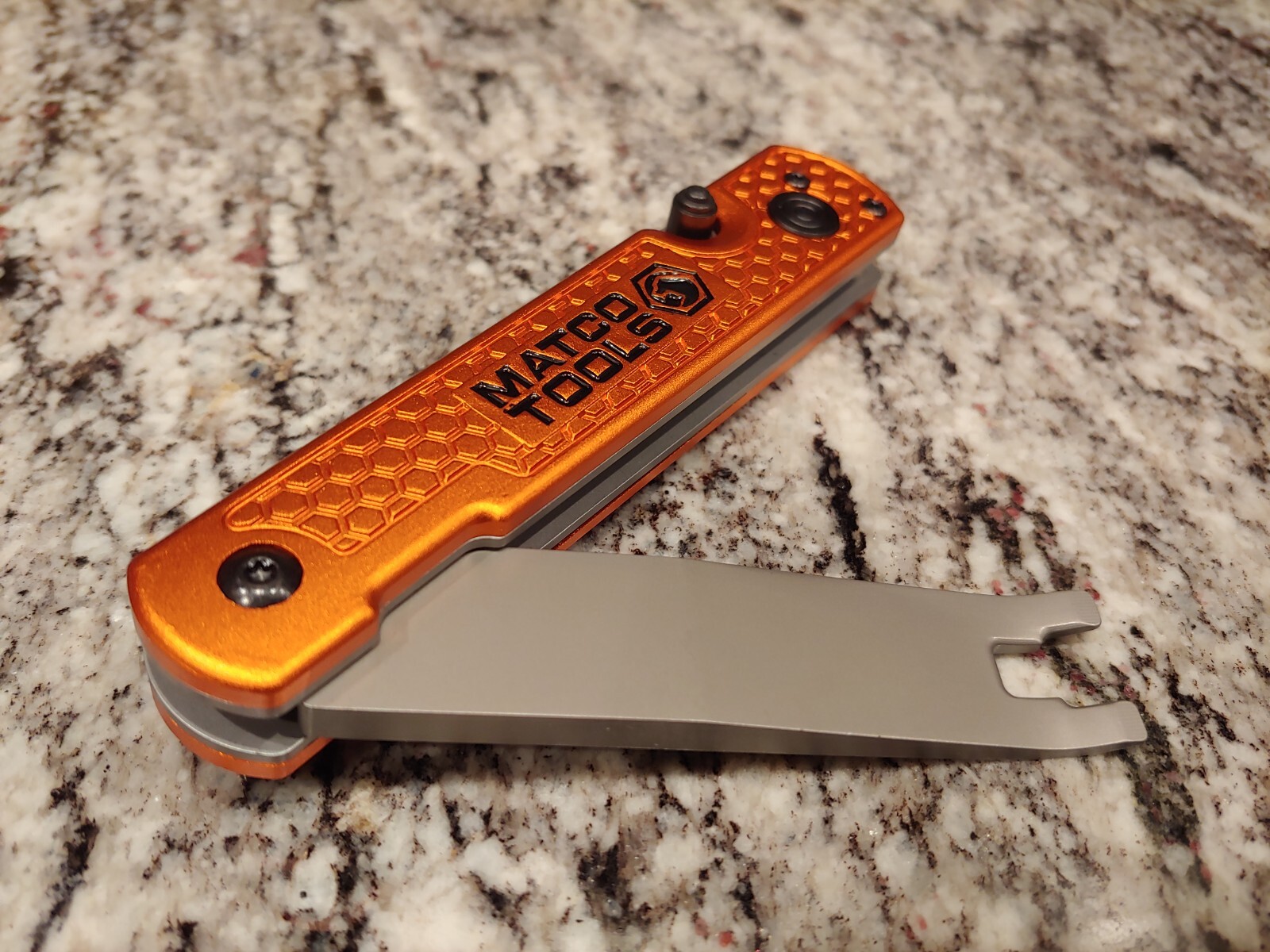 Matco Tools EVERYDAY CARRY FOLDING CLIP LIFTER & KNIFE W/ ALUMINUM HANDLE ORANGE