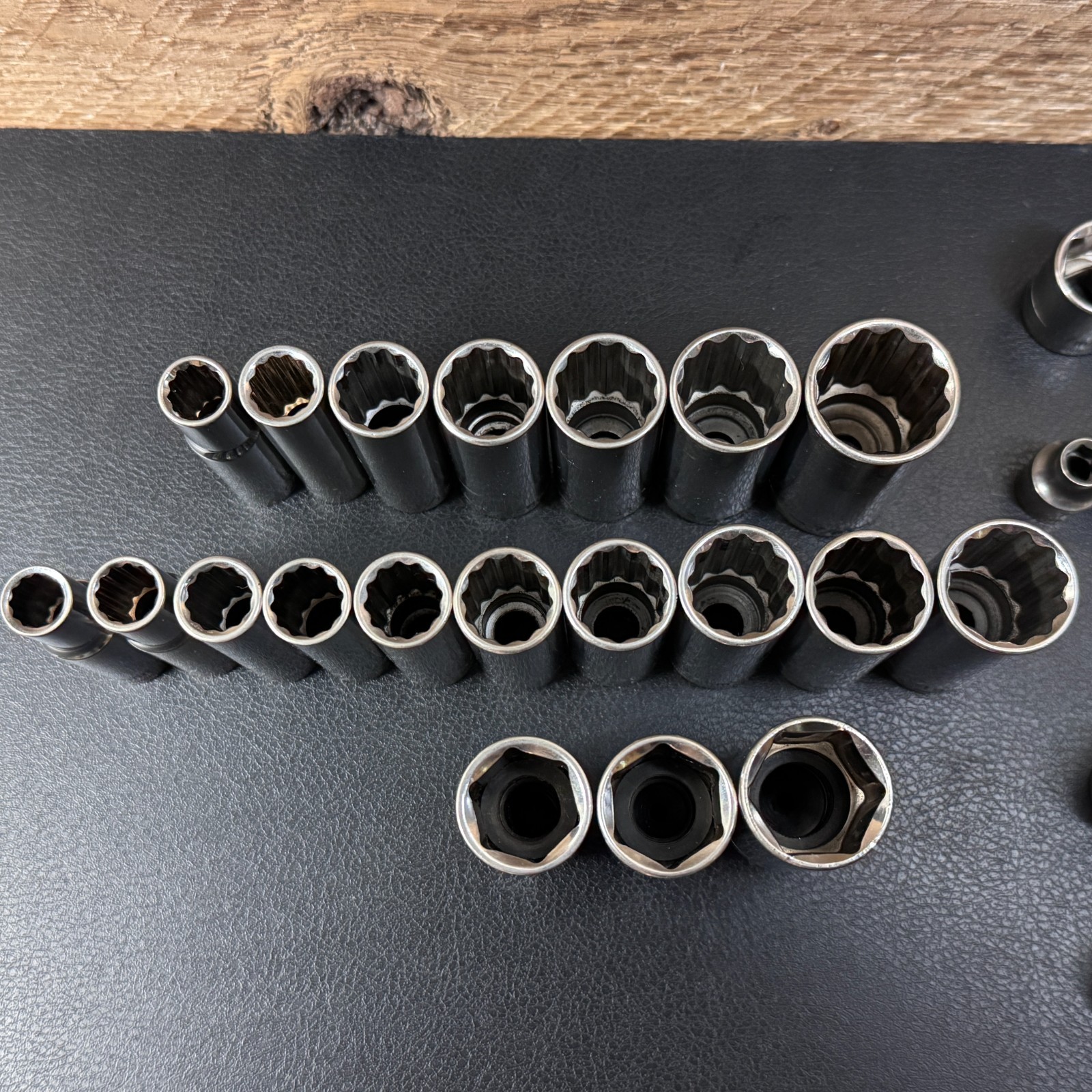 Craftsman S-AC 3/8 Drive Metric & SAE Socket Set STD Deep w/ Ratchet 44808 —81pc