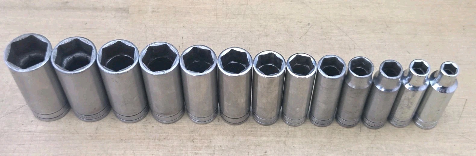 Snap On 313TSYA – 1/2″ Drive 13 Pc SAE Deep 6Pt Chrome Socket Set 3/8″ – 1-1/8″