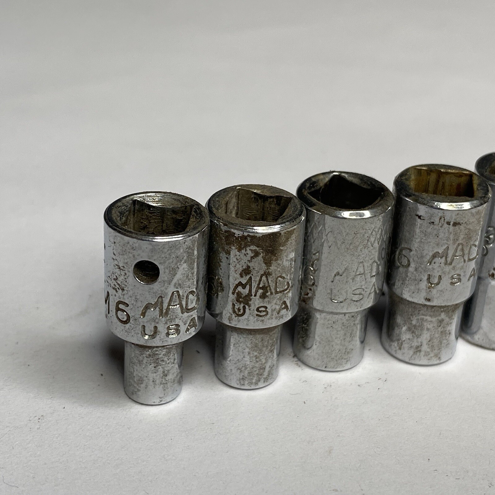 Mac Tools USA 1/4″ Drive Metric 4mm – 14mm Shallow 6-Point 11 Piece Socket Set