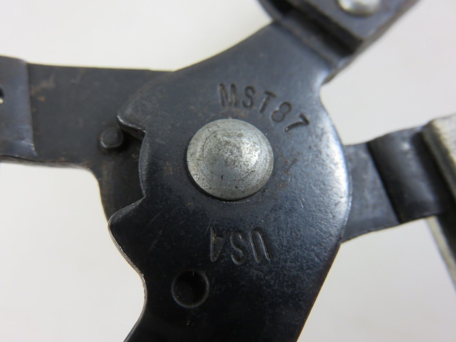 MST87 Muffler Exhaust Hanger Rubber Grommet Removal Pliers Tool ???