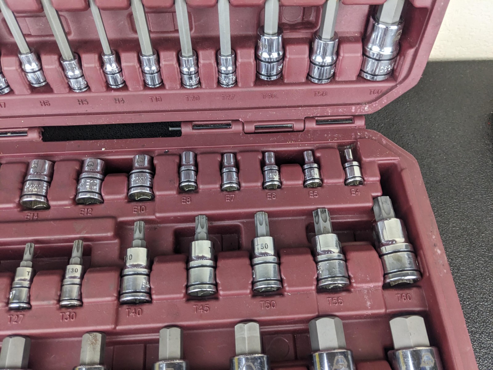 #bo052 Matco Tools 75 Piece Master ADV Hex/Torx Bit Socket Set Model SBS75VA