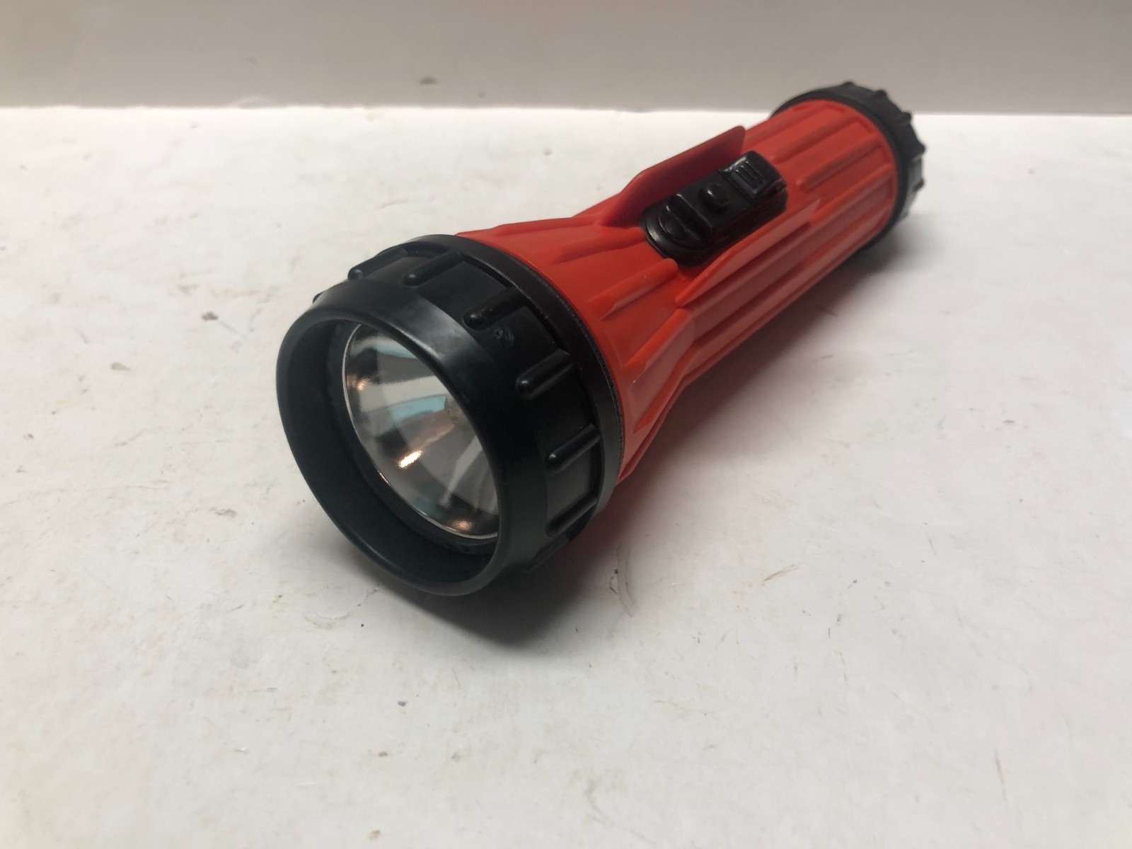 NOS SNAP-ON Part # ECF 1 B Plastic Water Proof FLASHLIGHT (Made In USA)