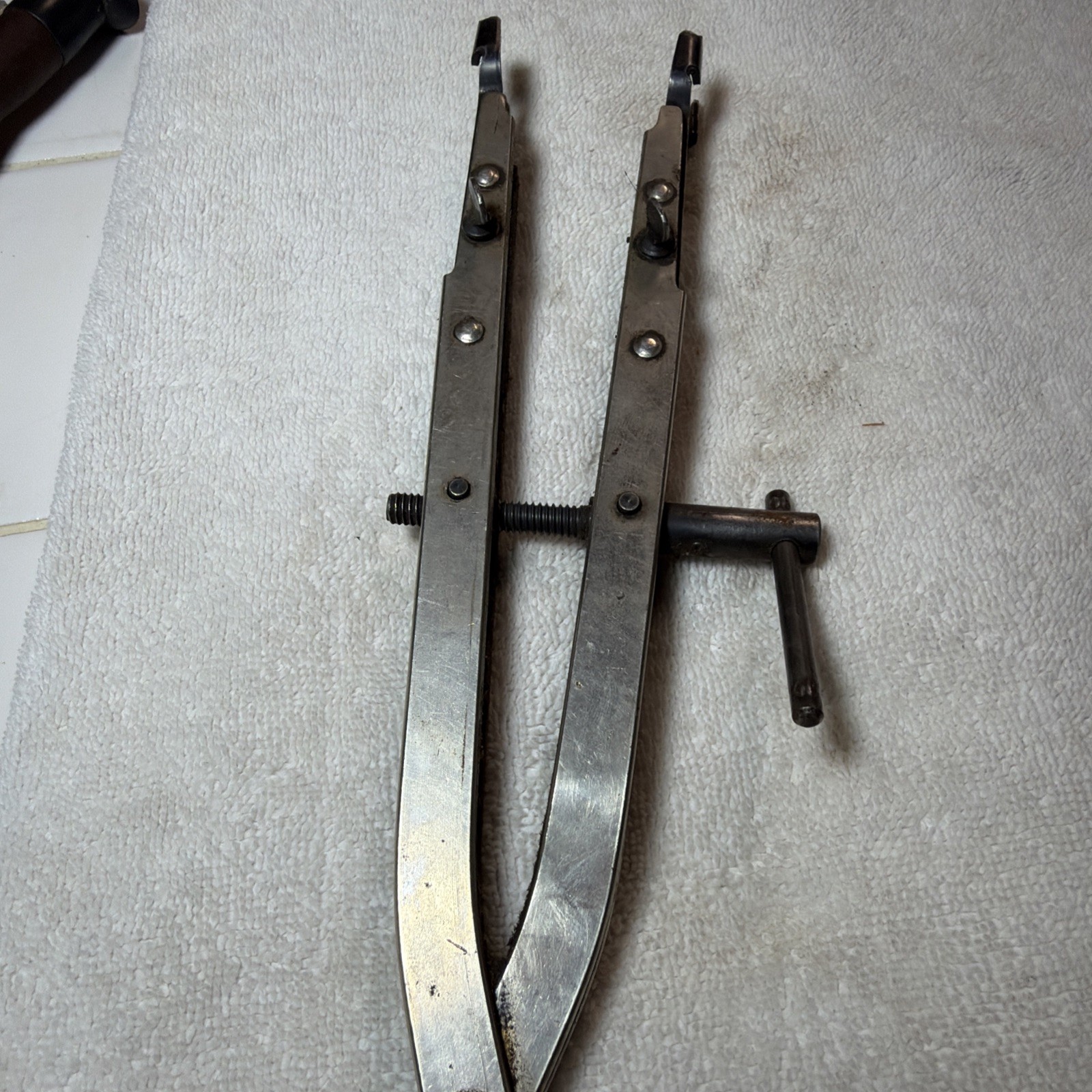 Vintage New Britain VL-155 «Style» Valve Spring Compressor Used.