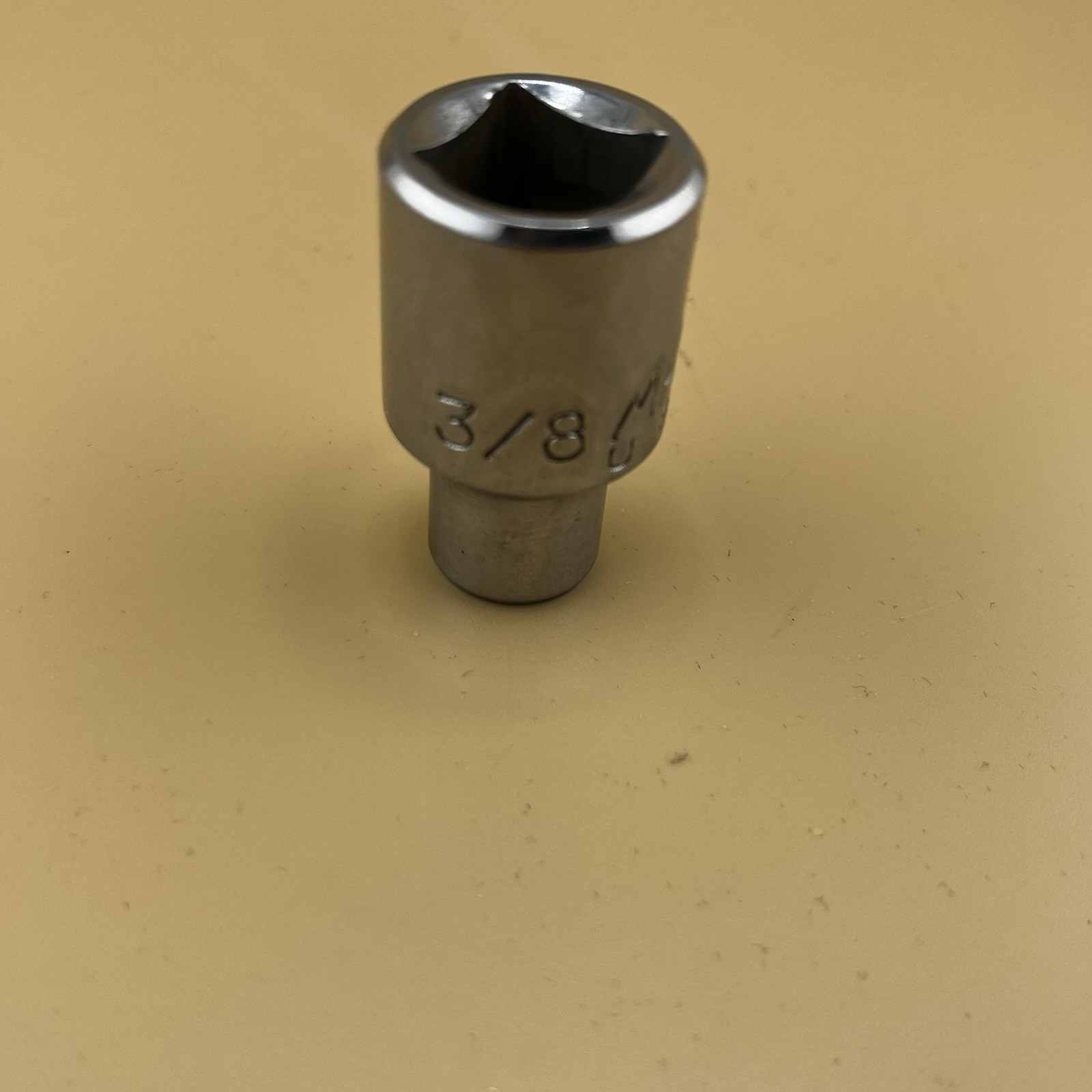 Mac Tools 1/2″ Drive 3/8″ 12PT SAE Shallow Chrome Socket USA V122R