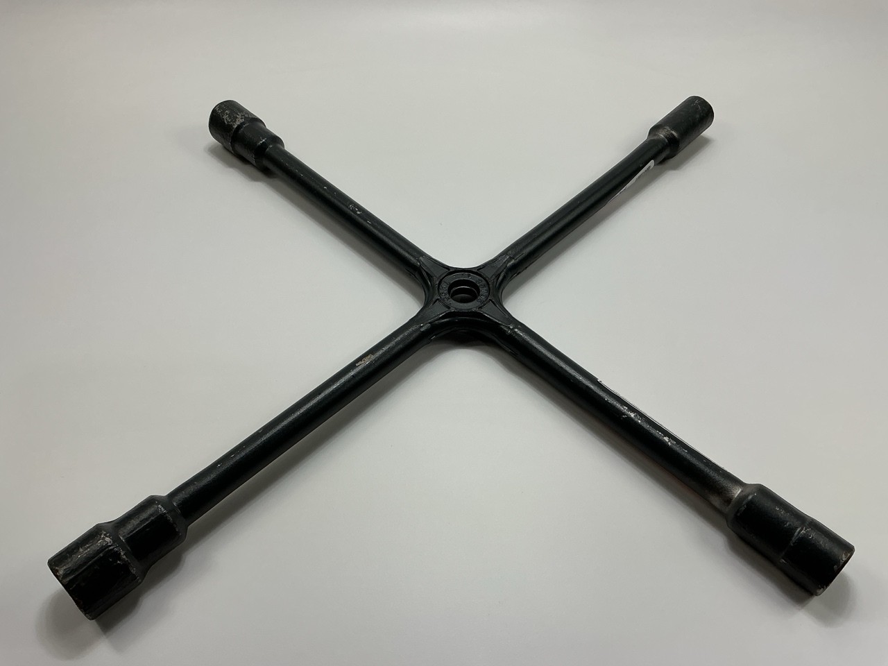 Ken-tool 35795 TM95 27-1/2″ Heavy Duty Truck Lug Wrench, 24mm, 27mm 30mm 33mm