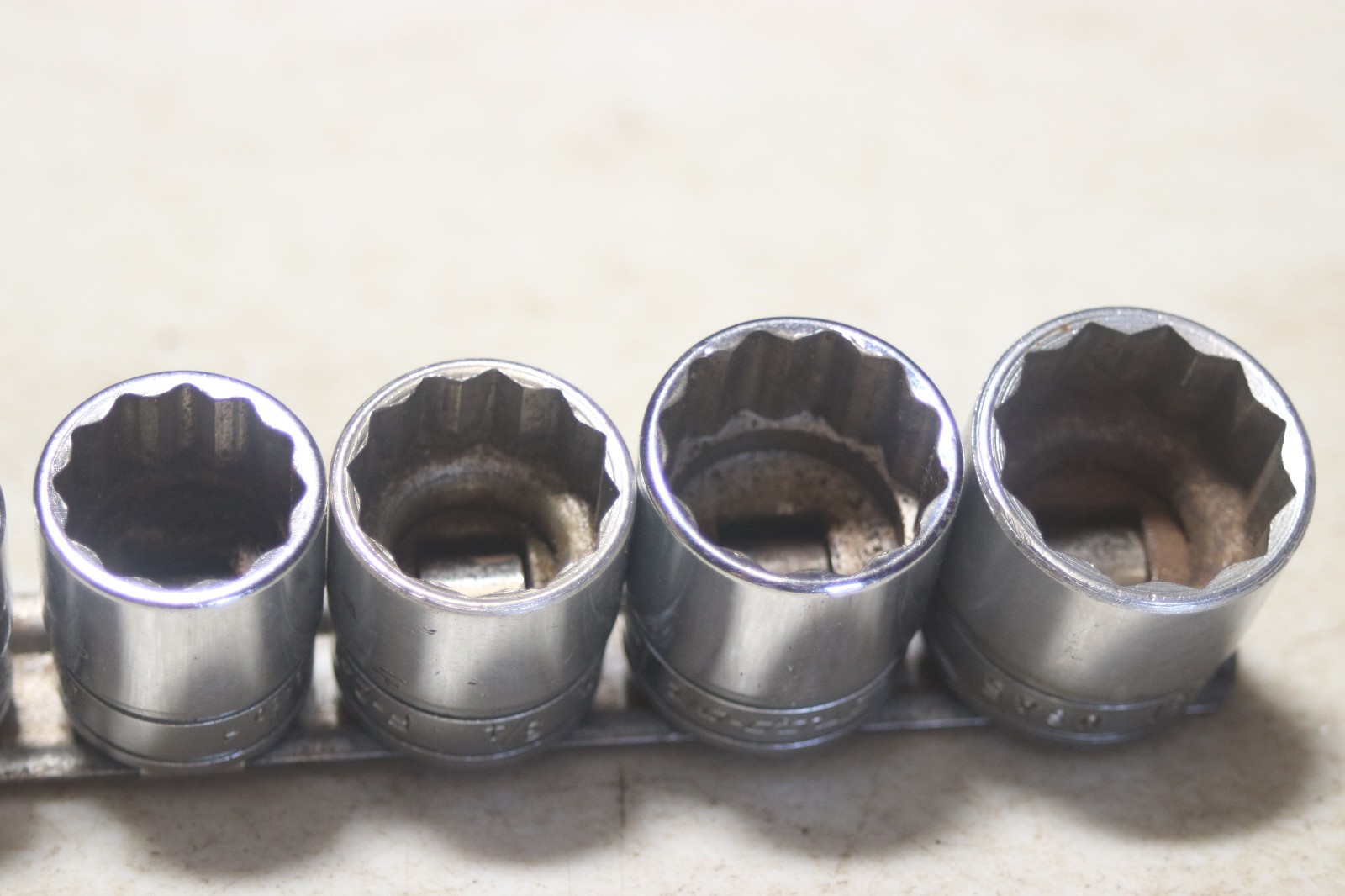 Snap On 3/8 Inch Drive 12 Point SAE Socket Set 1/4 to 7/8