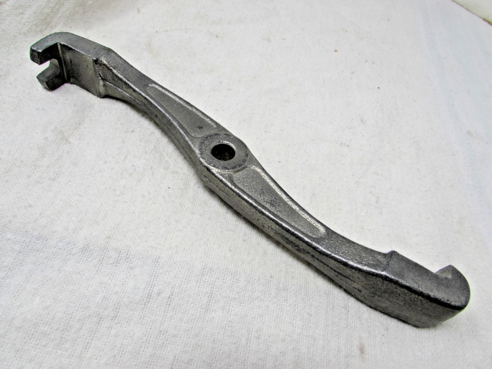 Made in USA Indestro 284 Three Jaw Reversable Puller 8″ Legs Original Bolts Nuts