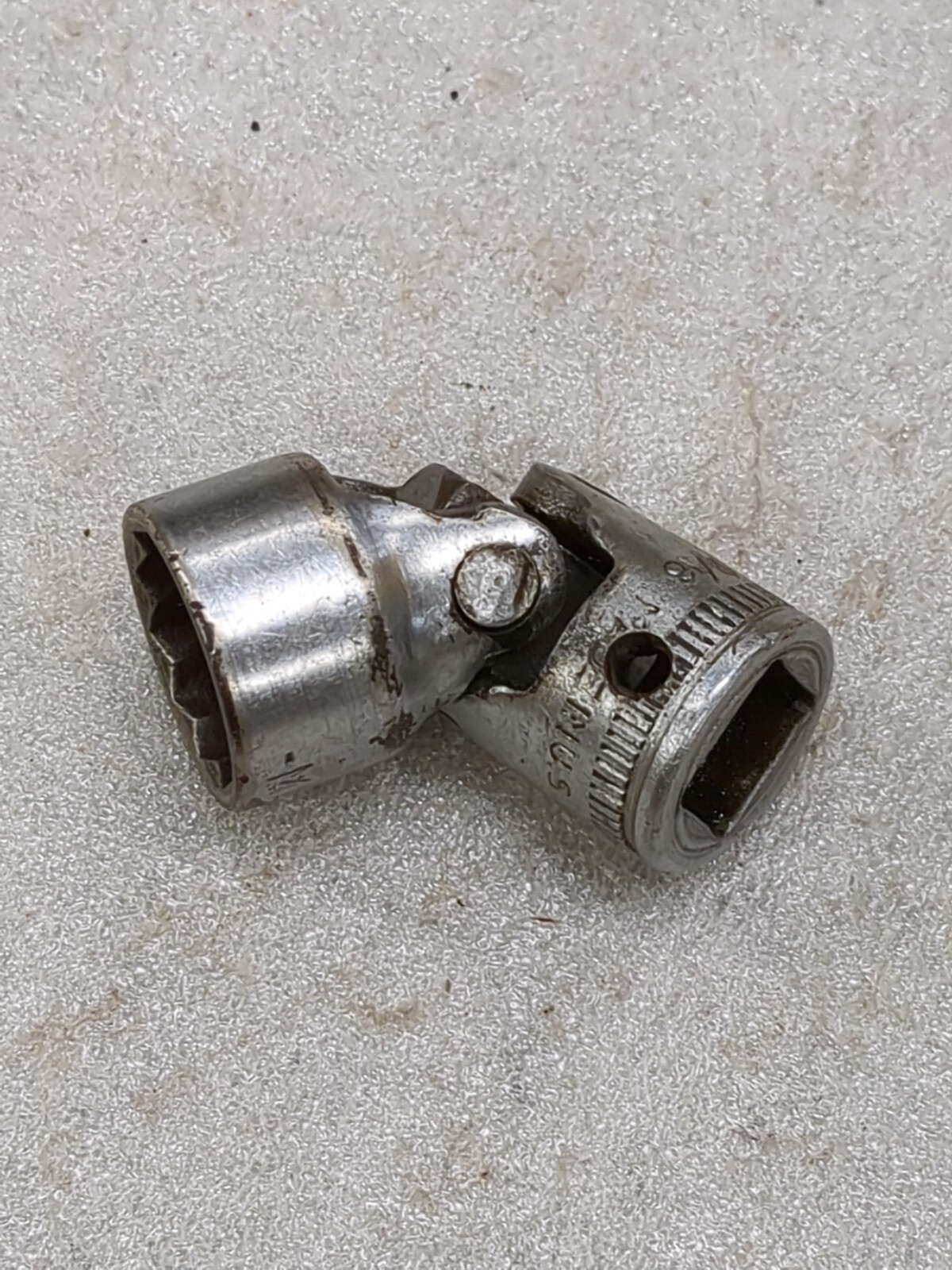 Snap-on F-18 9/16″12pt 3/8dr. Swivel Socket