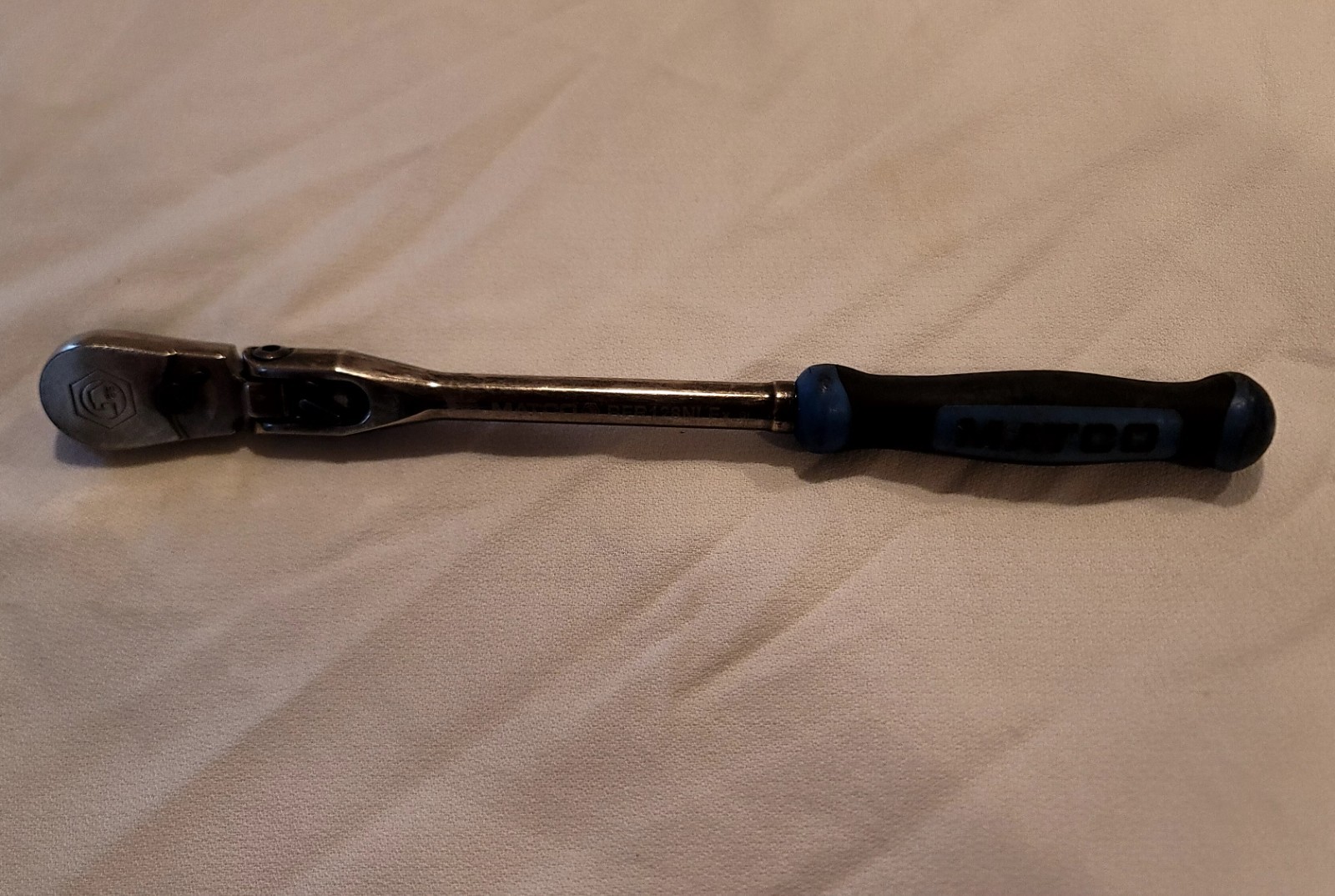 Matco Tools BFR128NLFX 3/8″ Drive 12-1/2″ Locking Flex Ratchet – Blue
