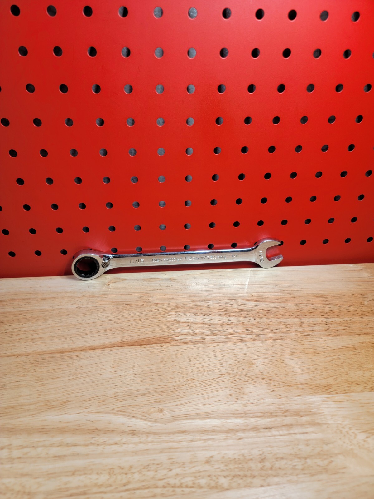 GearWrench Reversible 11/16″ SAE 12-Point Ratchet Wrench