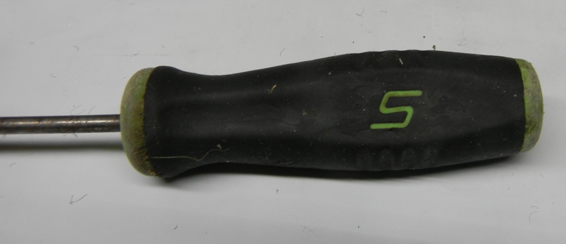 SNAP-ON 5-1/2″ LONG GREEN/BLACK SOFT GRIP INSTINCT HANDLE MINI AWL #SG3ASA