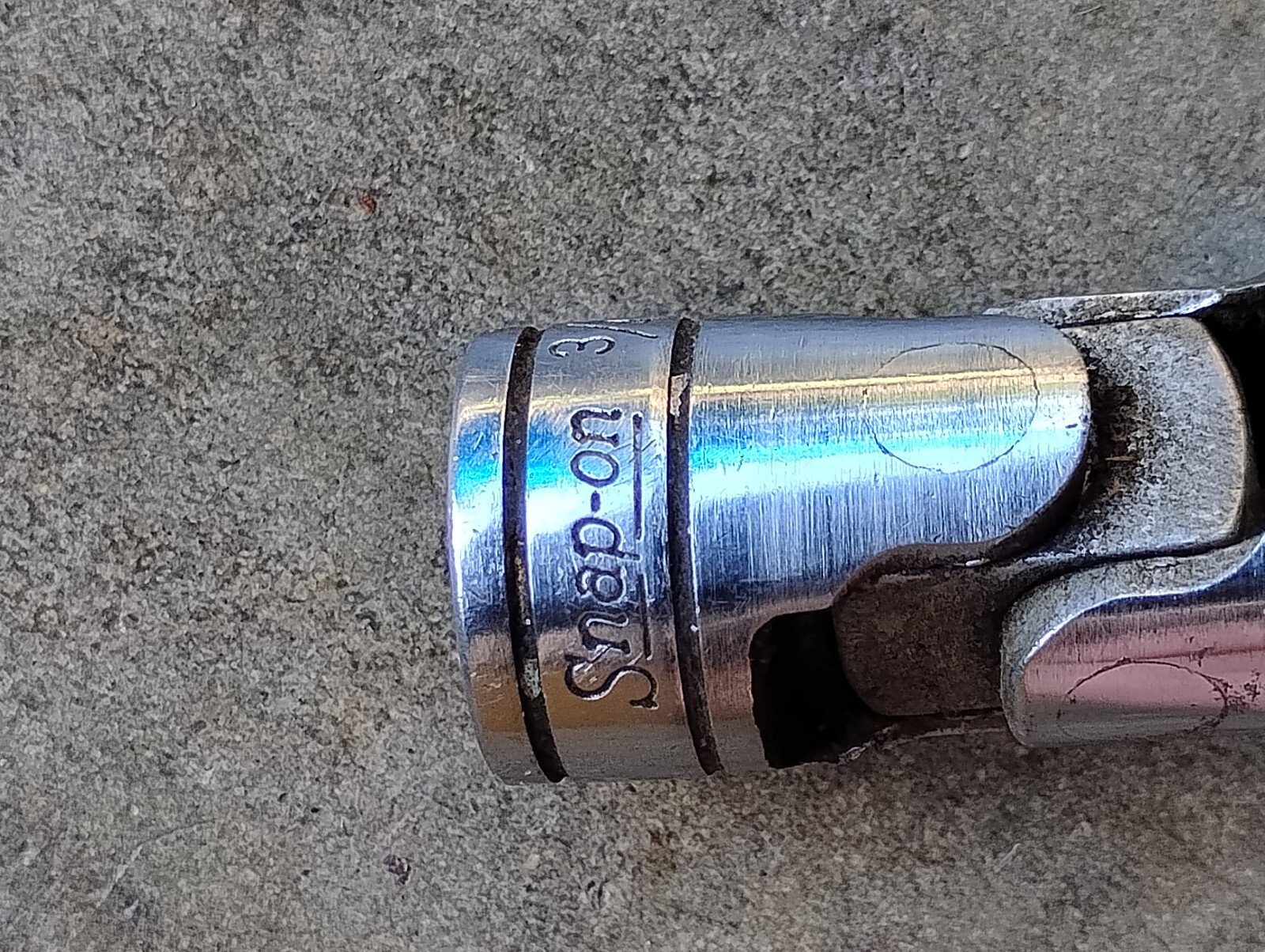 Snap-on Tools FS24 – 3/8″ Drive SAE 3/4″ 6 Point Universal Swivel Socket USA