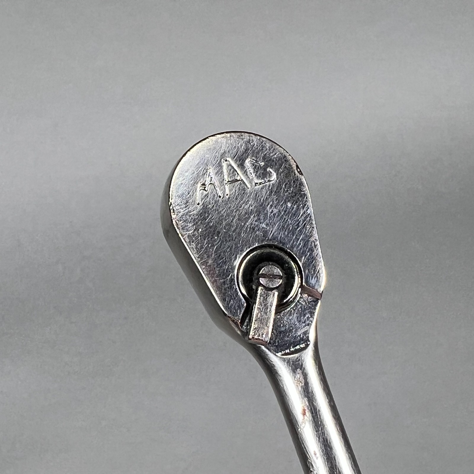 MAC Tools MR5 Knurled 5in. 1/4in. Drive Pear-Head Ratchet WORKS