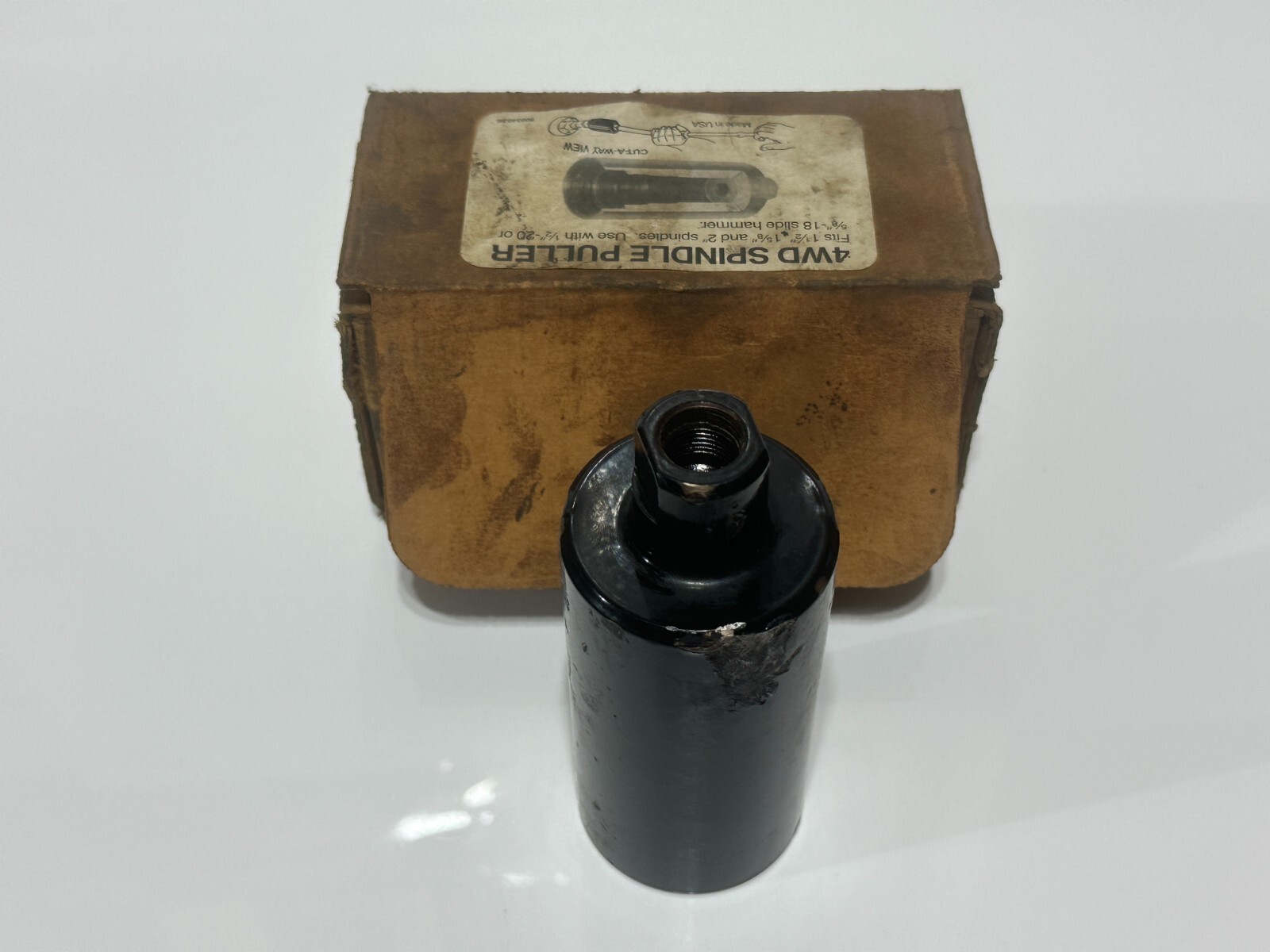 Lisle Tools USA 22200 4WD Spindle Puller w/ Original Box