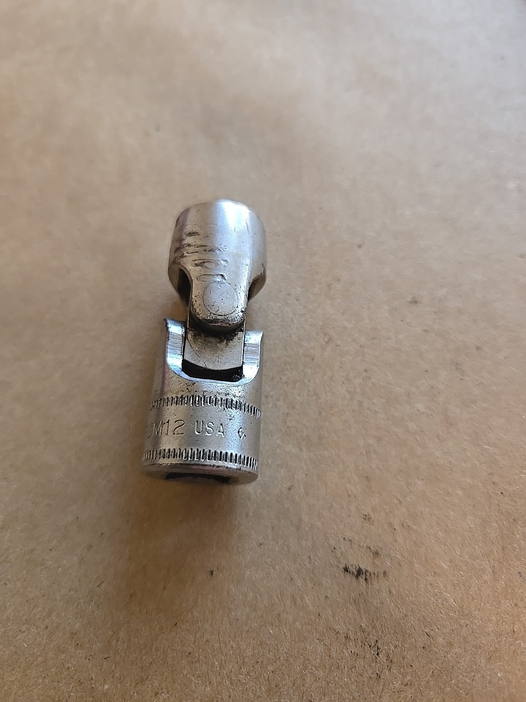 Snap On 3/8″ Drive 12MM 6PT Metric Chrome Universal Swivel Socket FSUM12