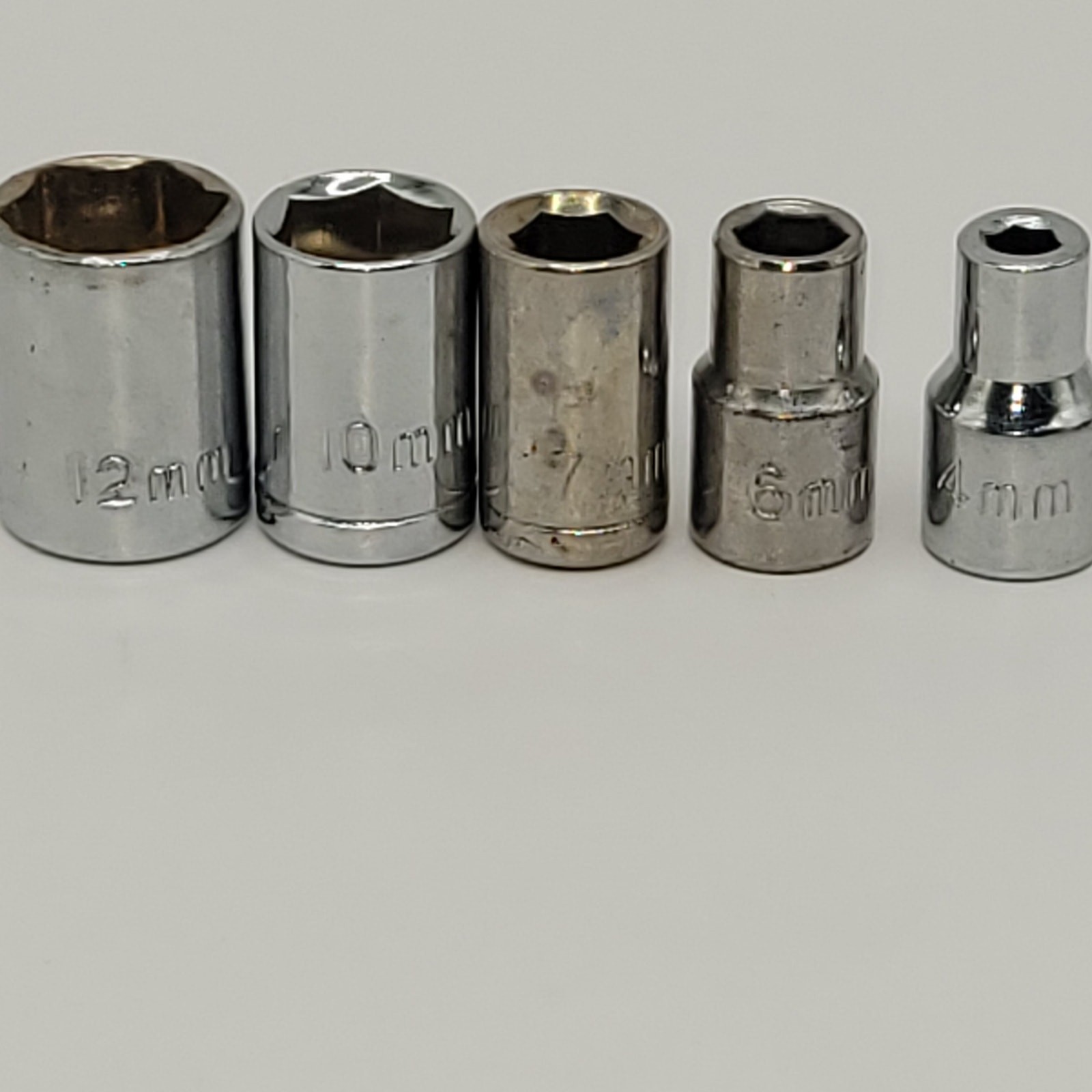5 X 1/4″ drive sockets 6 Point Metric 12mm 10mm 7mm 6mm 4mm