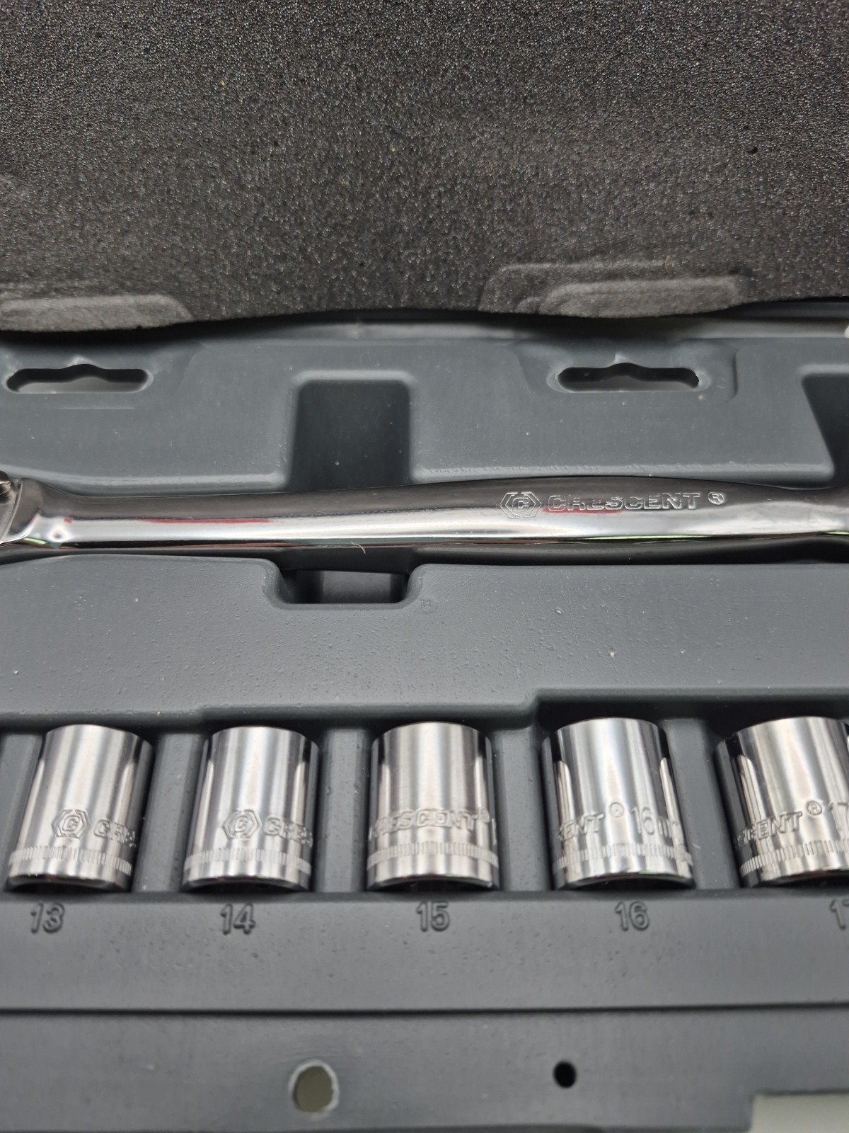 Crescent 3/8″ 11pc Metric Ratchet And Socket Set